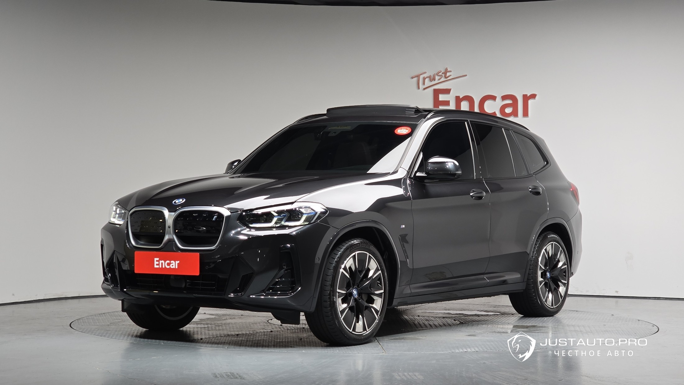 Автомобиль BMW iX3