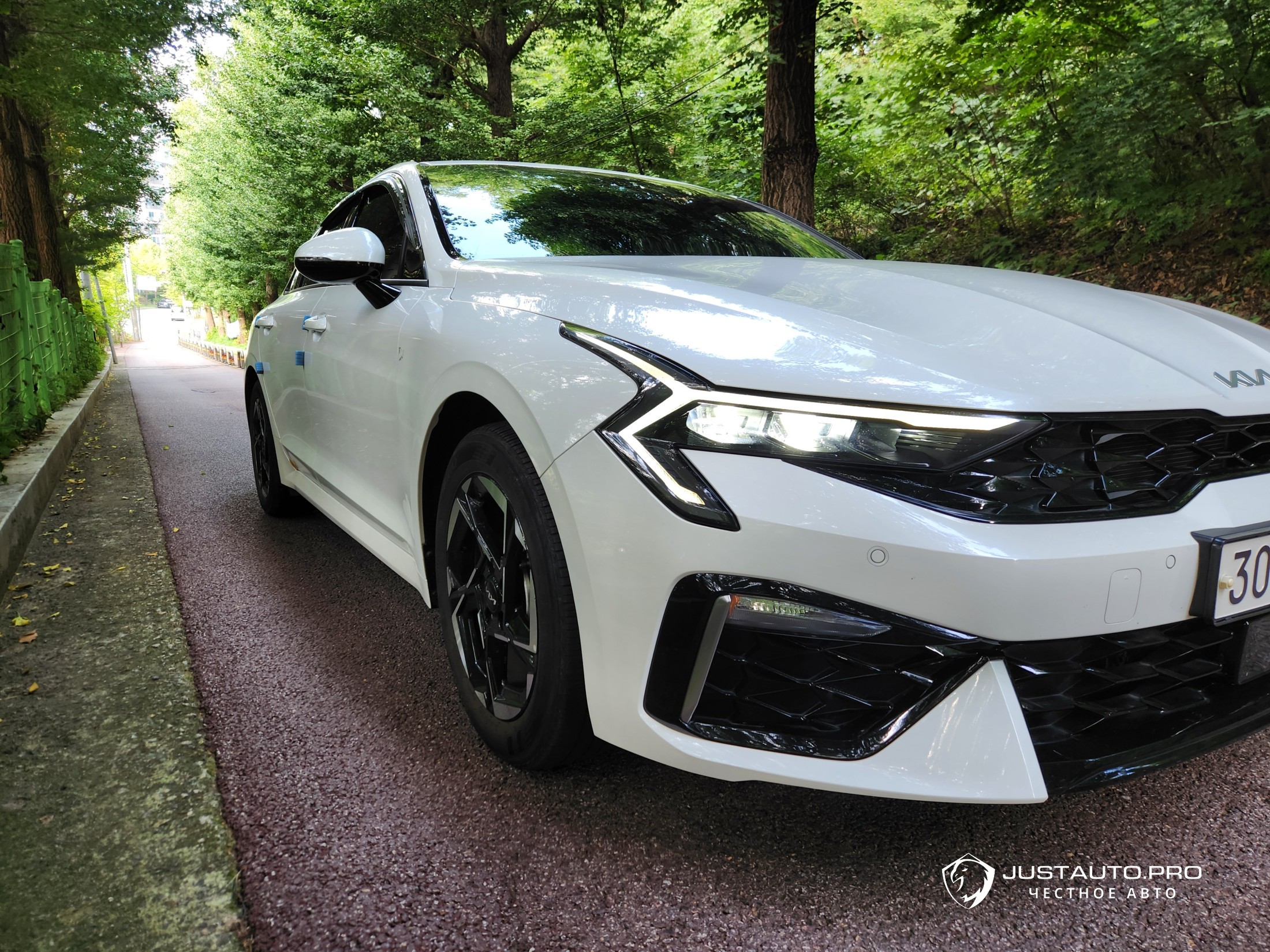 Автомобиль Kia K5