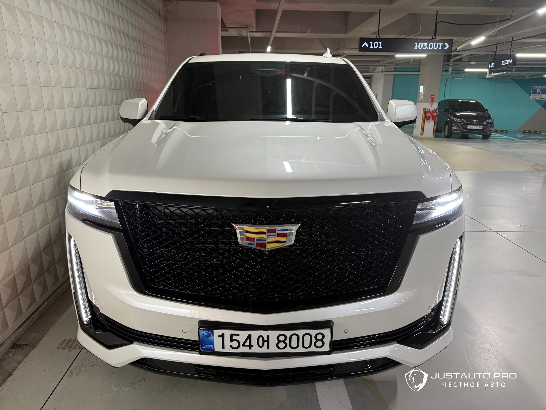 Автомобиль Cadillac Escalade