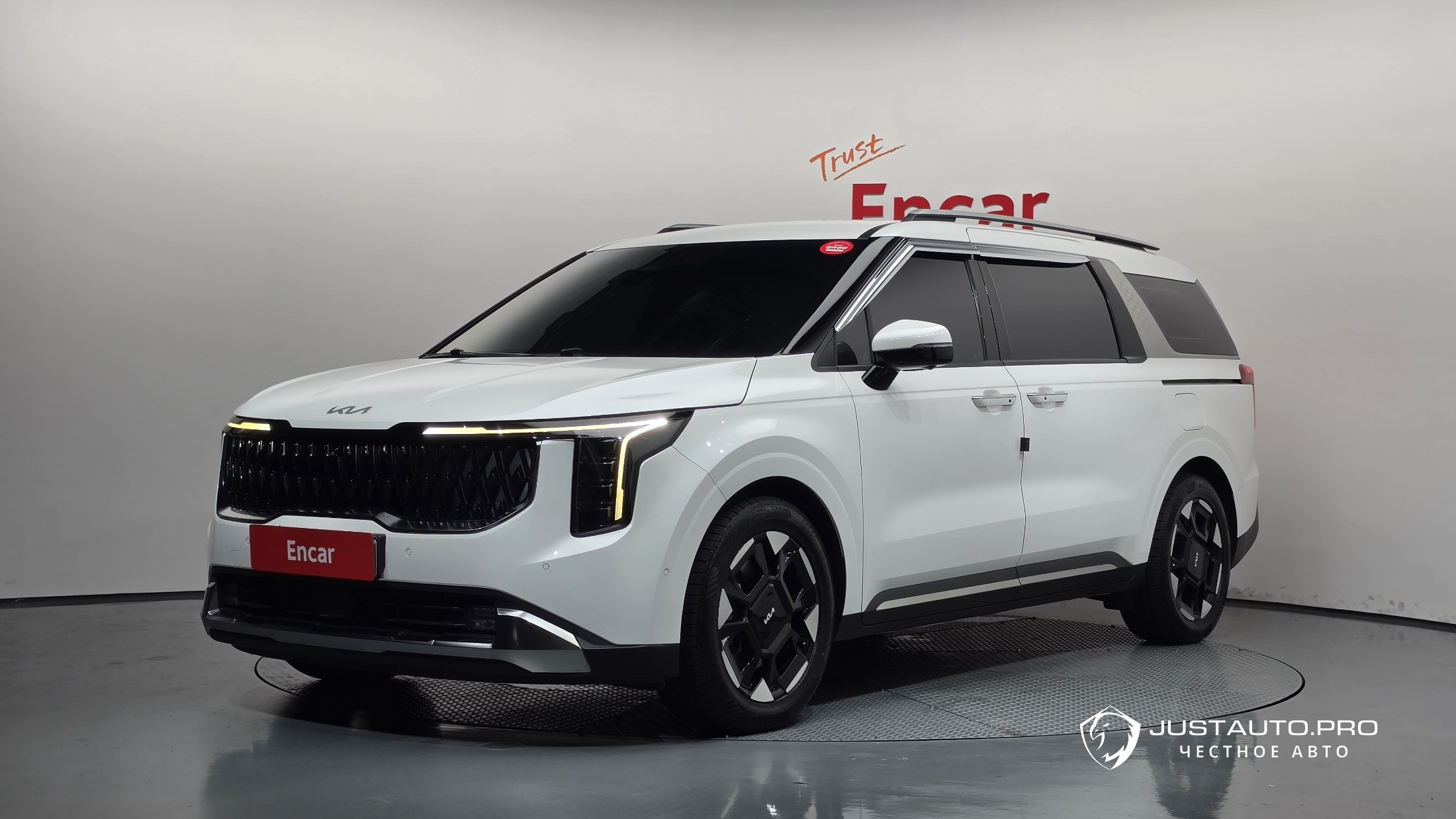 Автомобиль Kia Canival