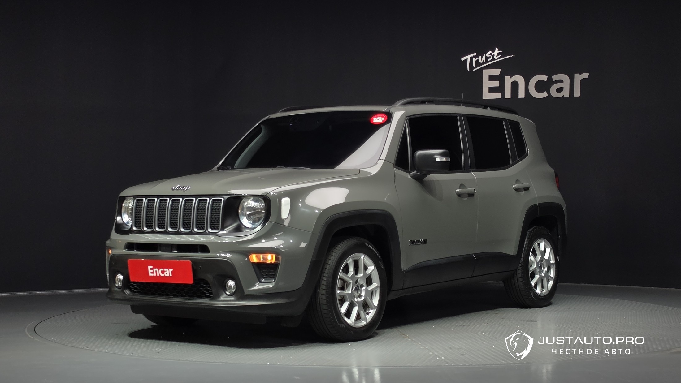 Автомобиль Jeep Renegade