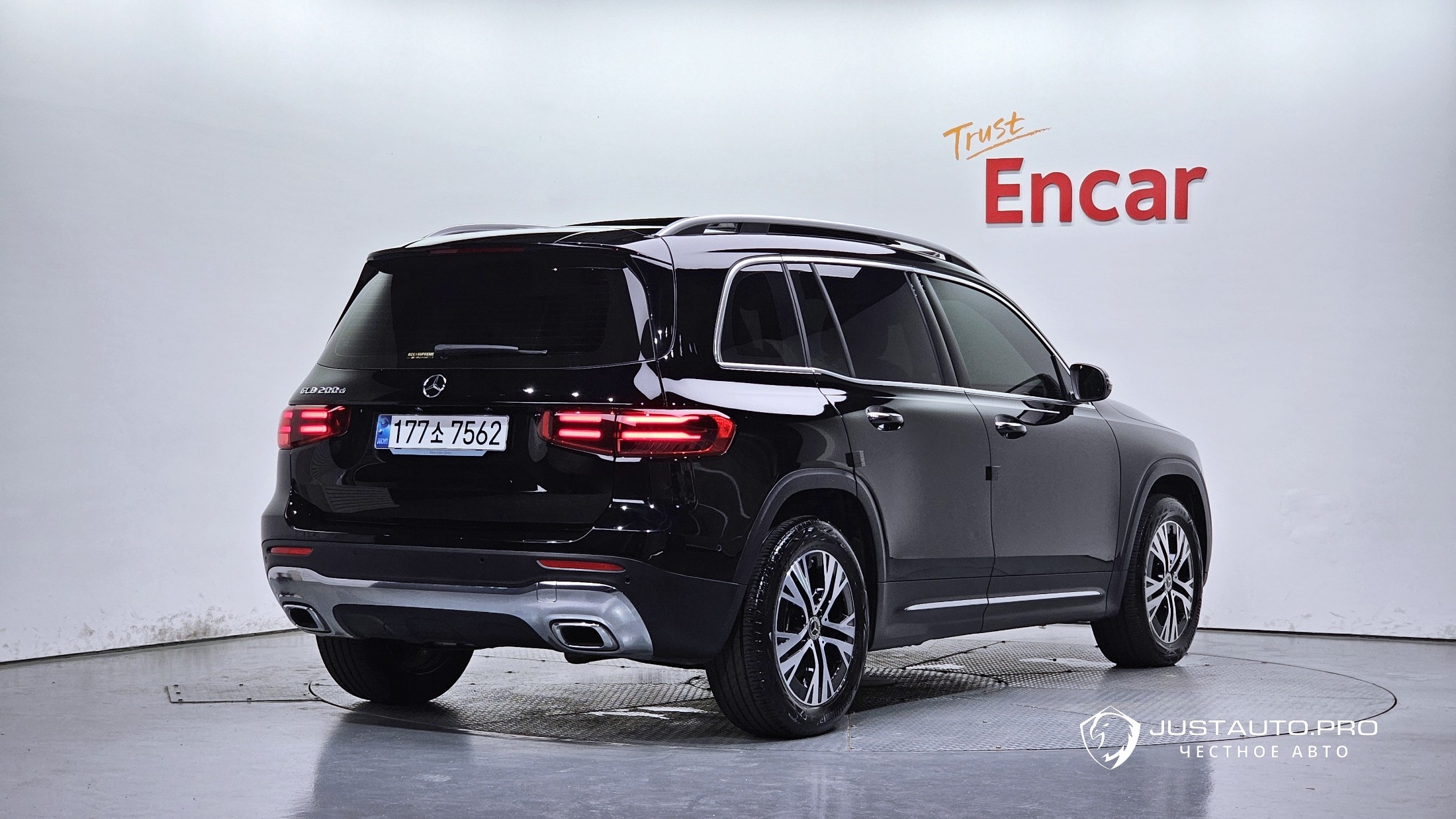 Автомобиль Mercedes-Benz GLB-Class
