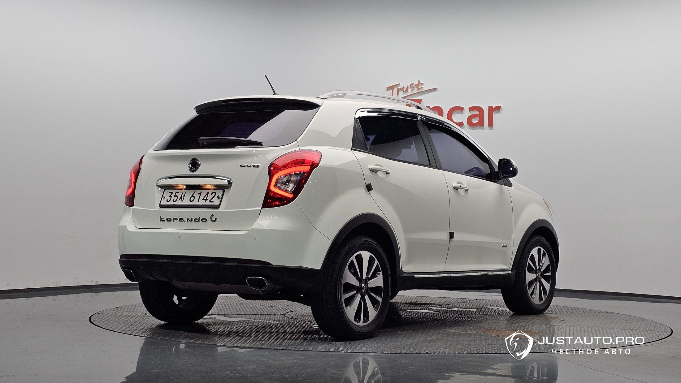 Автомобиль KG_Mobility_Ssangyong KORANDO