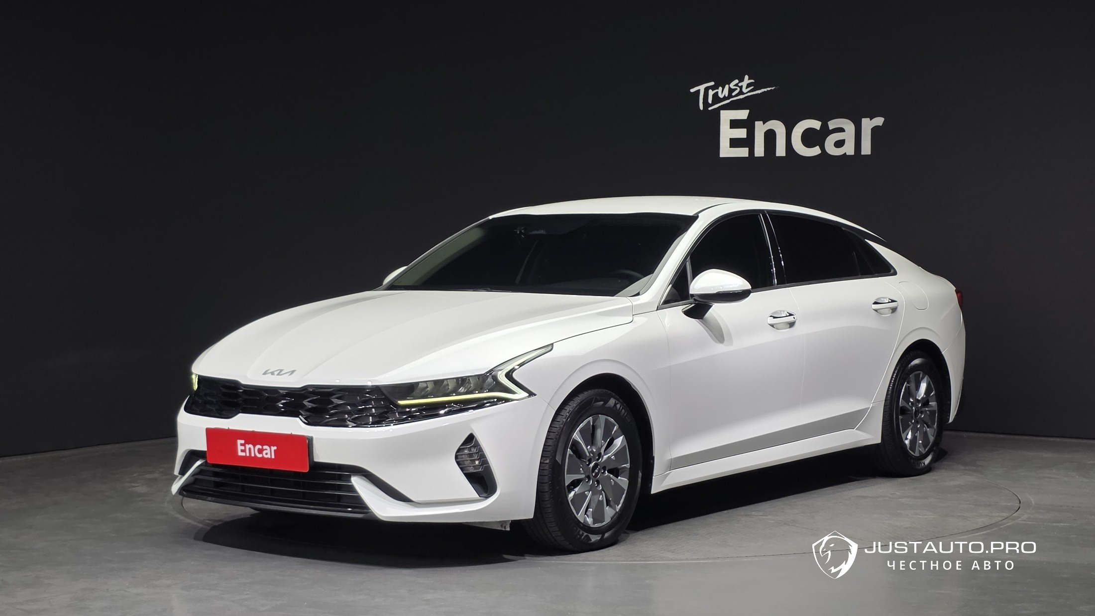 Автомобиль Kia K5