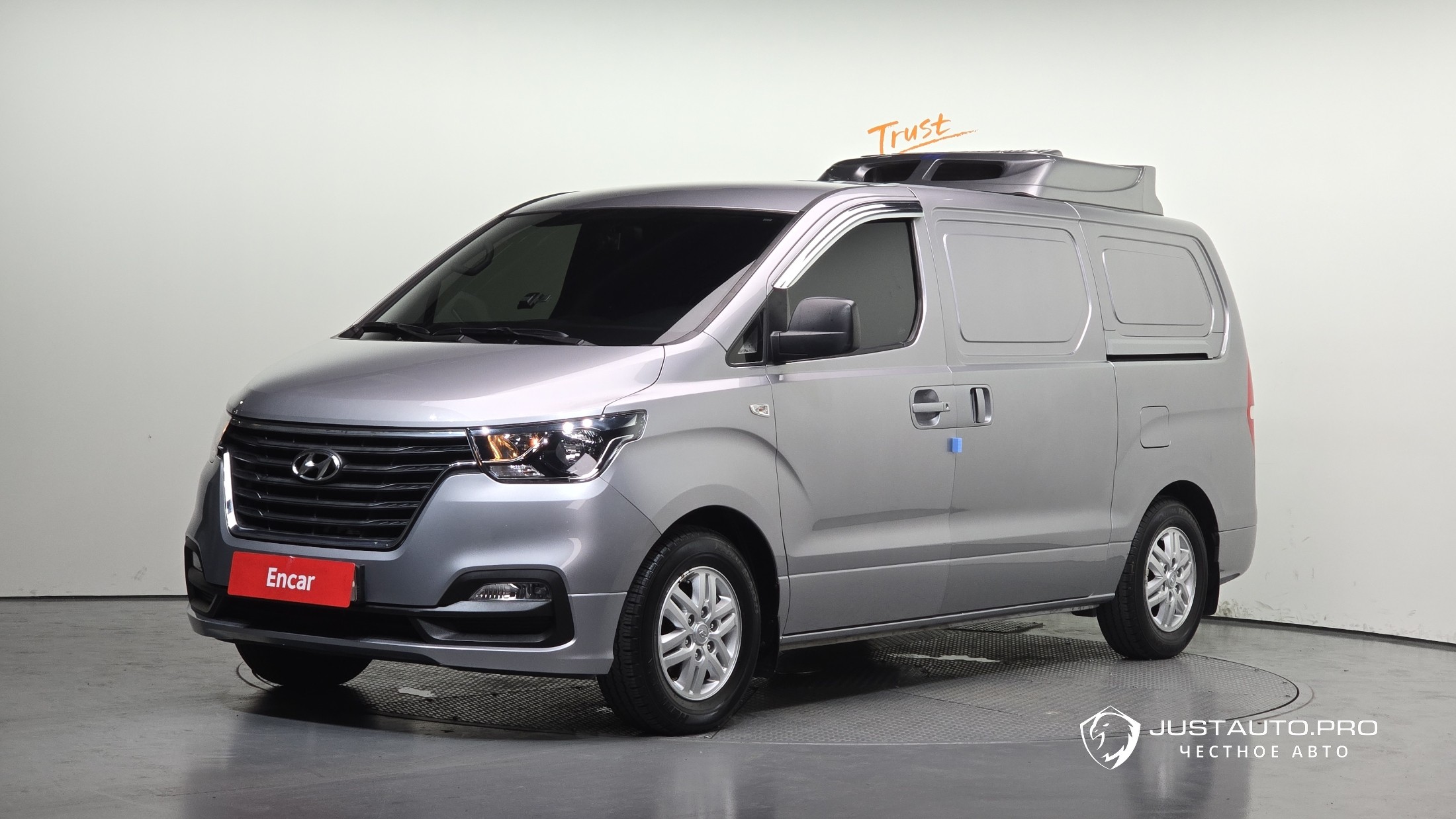 Автомобиль Hyundai Starex
