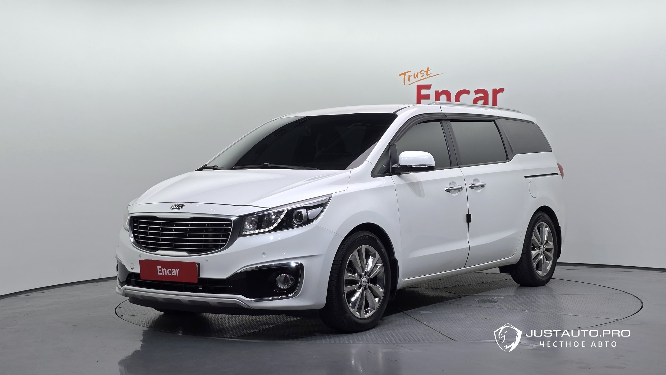 Автомобиль Kia Canival
