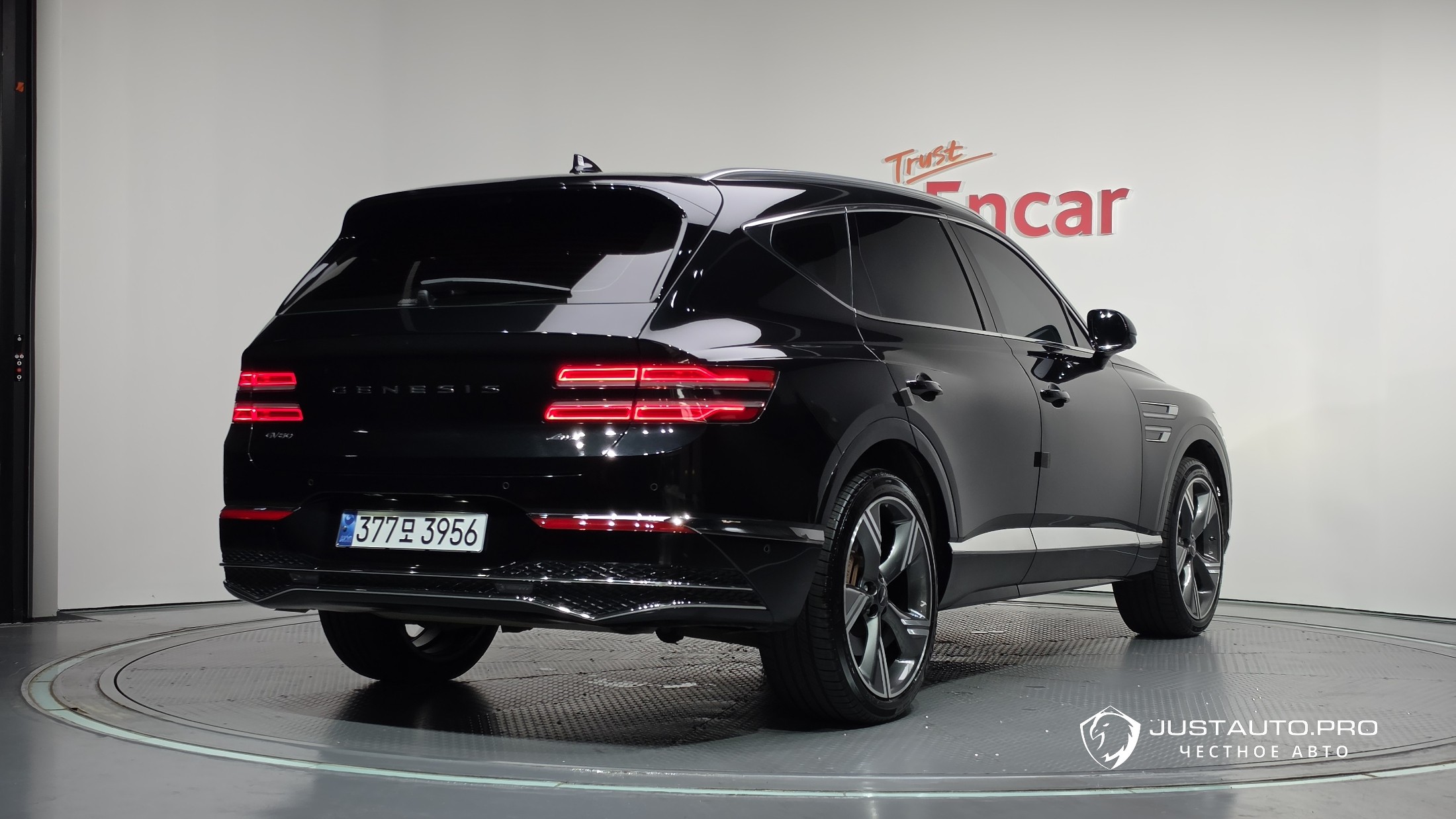 Автомобиль Genesis GV80