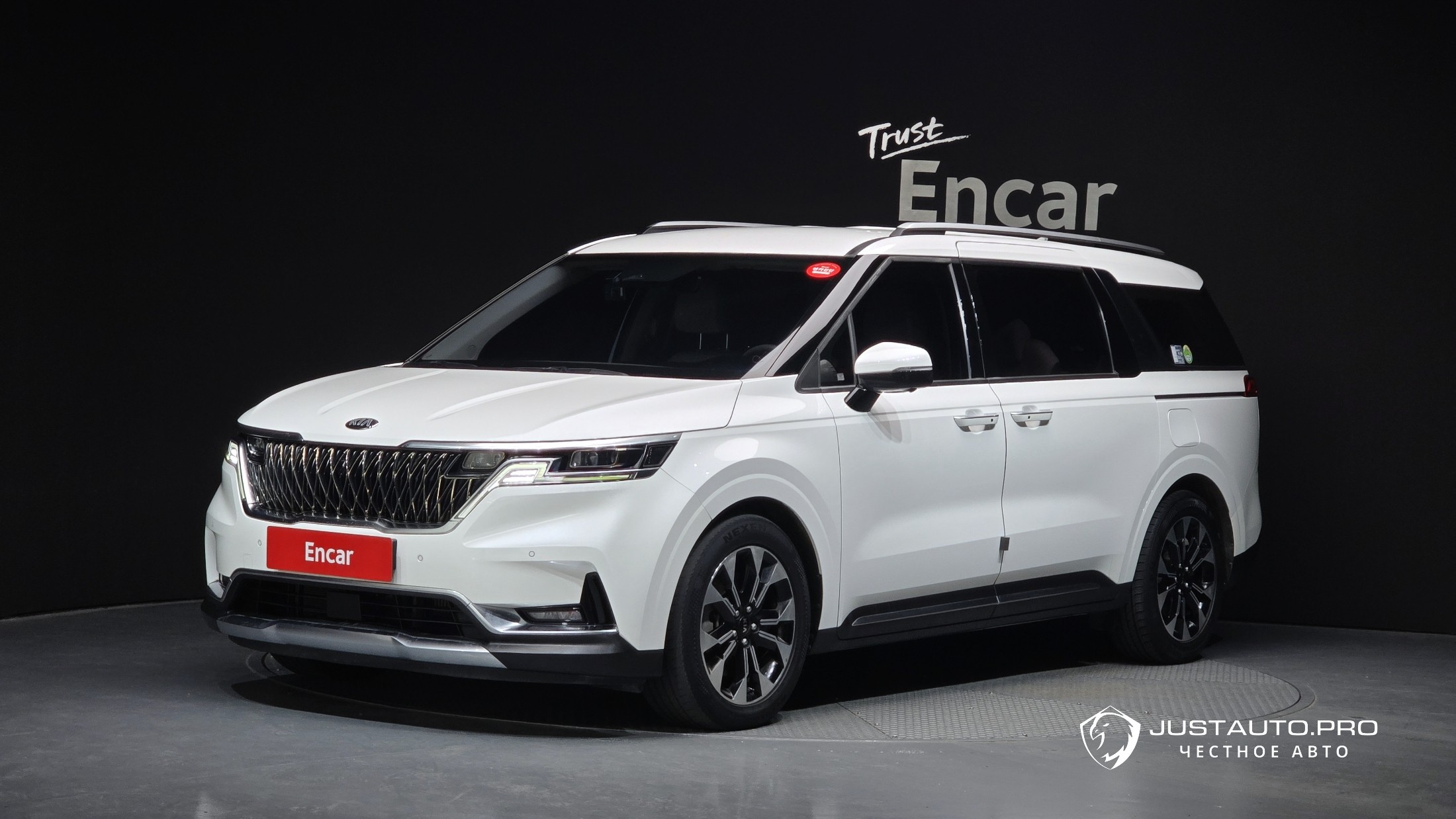Автомобиль Kia Canival