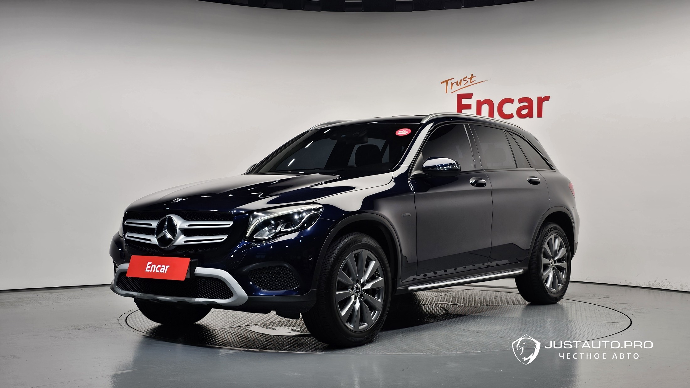 Автомобиль Mercedes-Benz GLC-Class