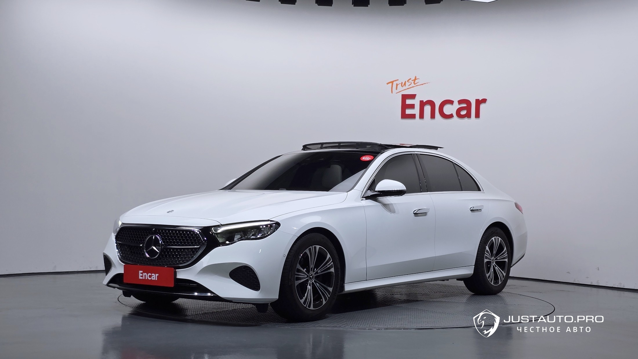 Автомобиль Mercedes-Benz E-Class