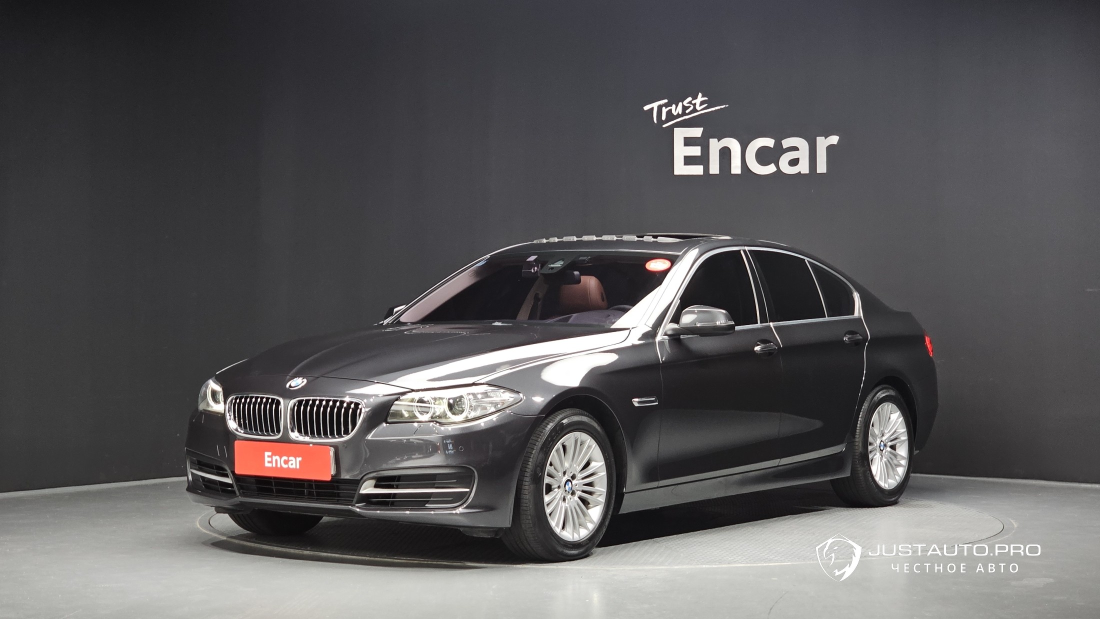 Автомобиль BMW 5-Series