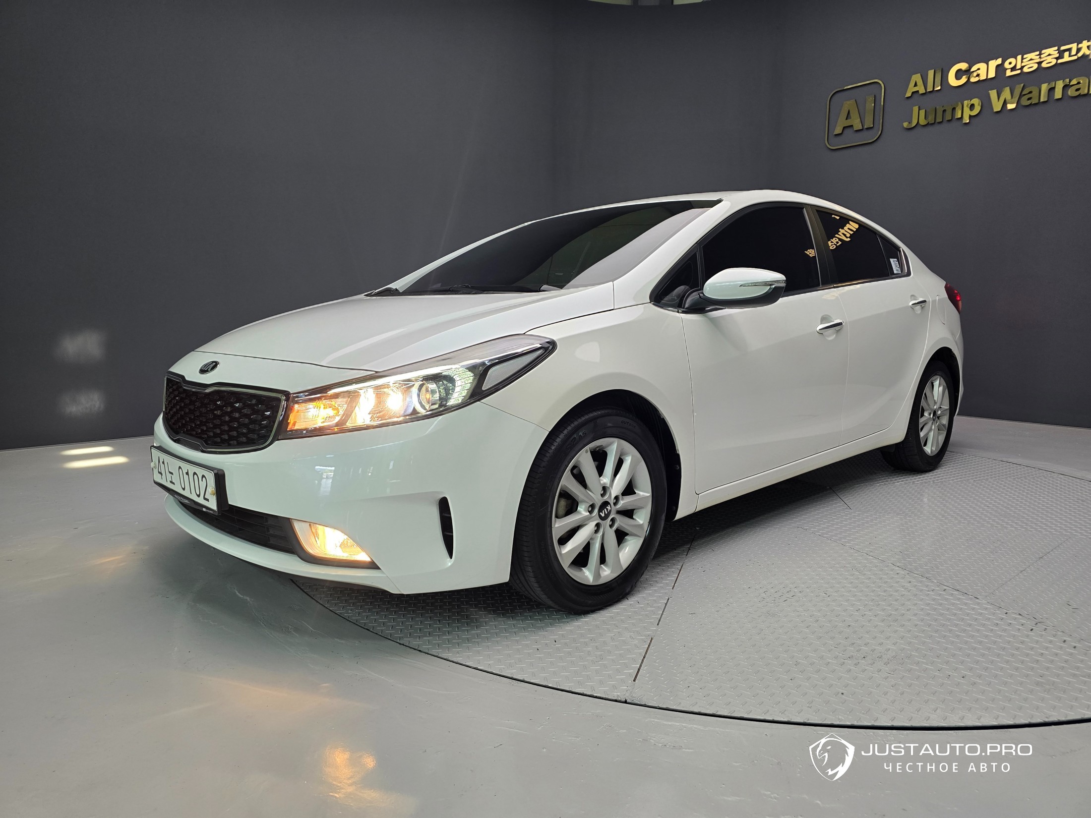 Автомобиль Kia K3