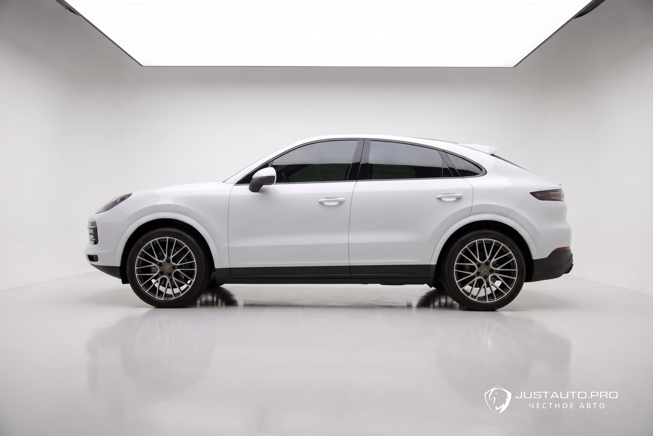 Автомобиль Porsche Cayenne