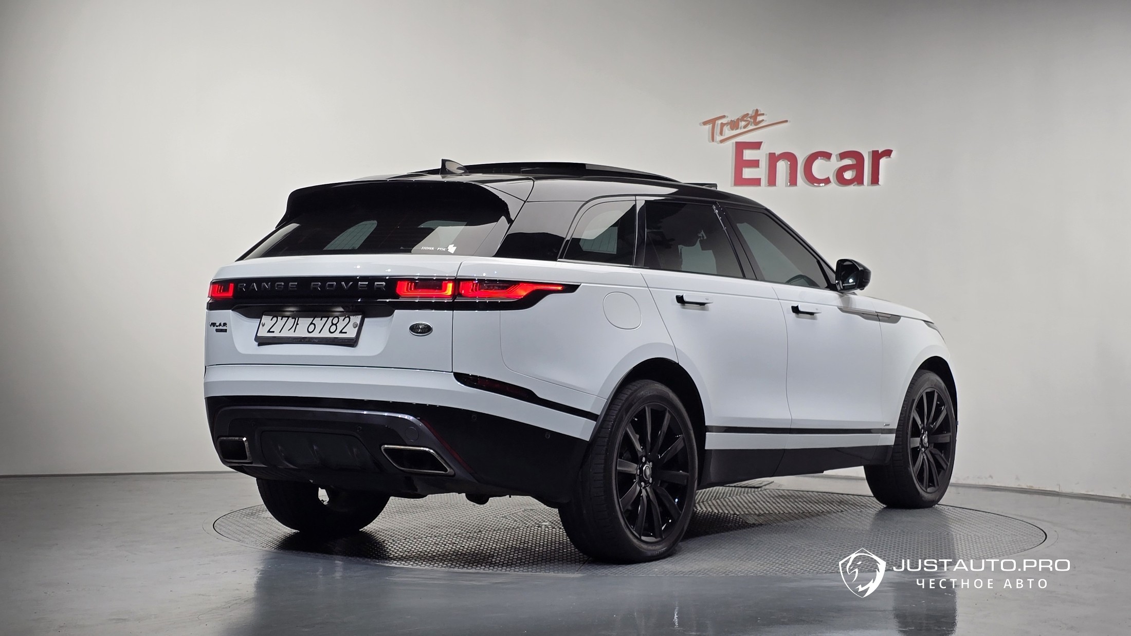 Автомобиль Land Rover Range Rover Velar