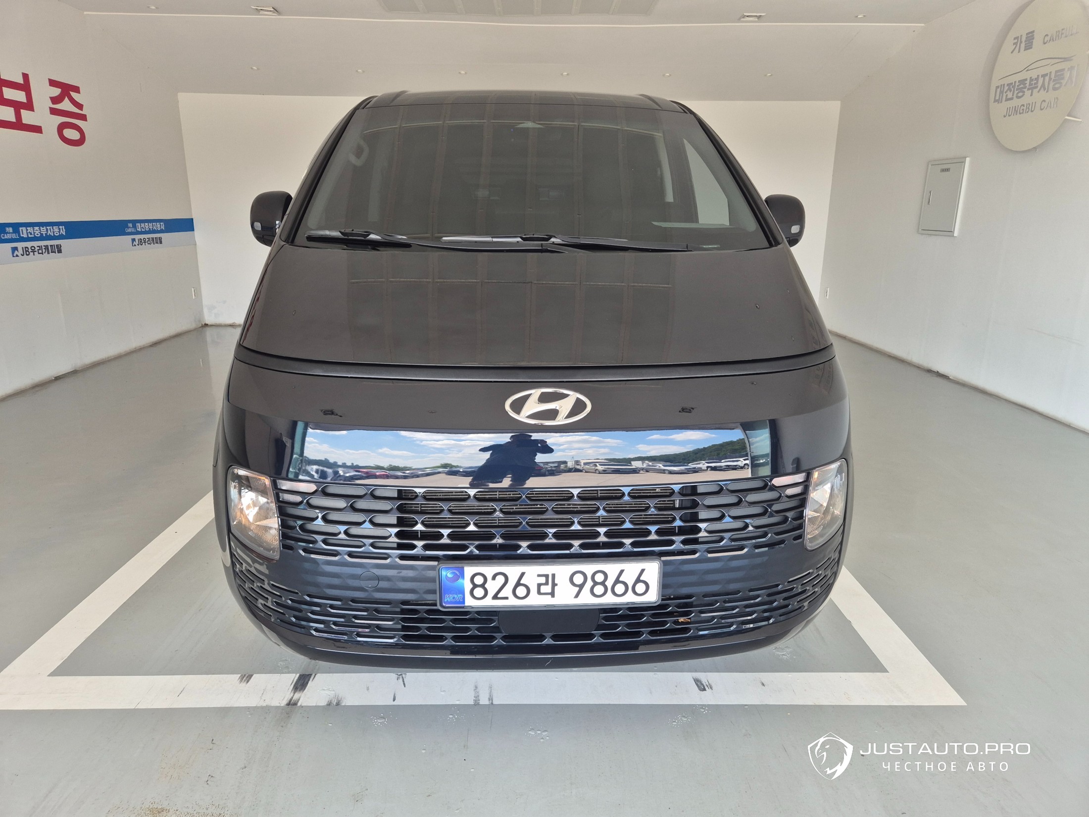 Автомобиль Hyundai Staria