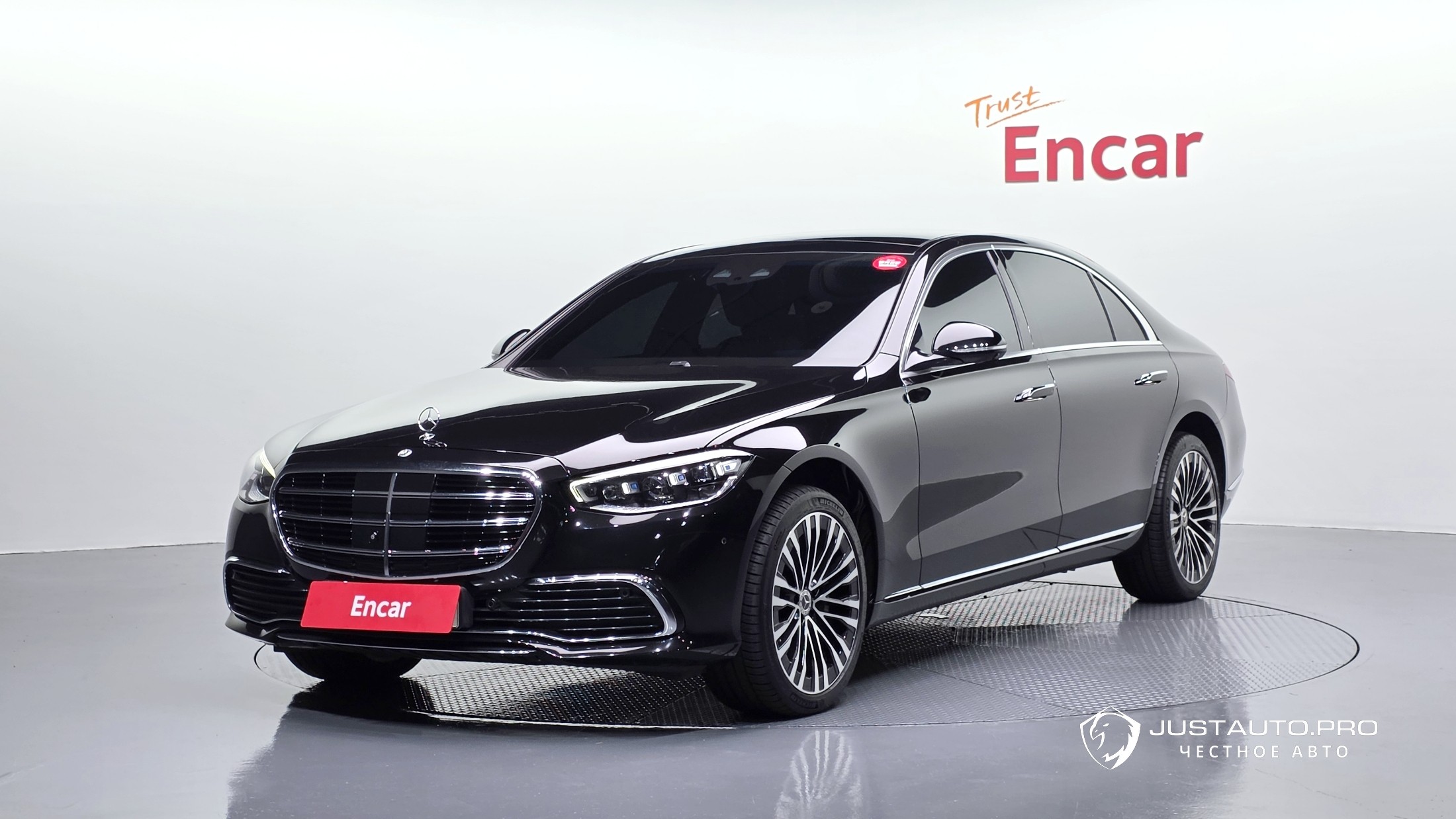 Автомобиль Mercedes-Benz S-Class
