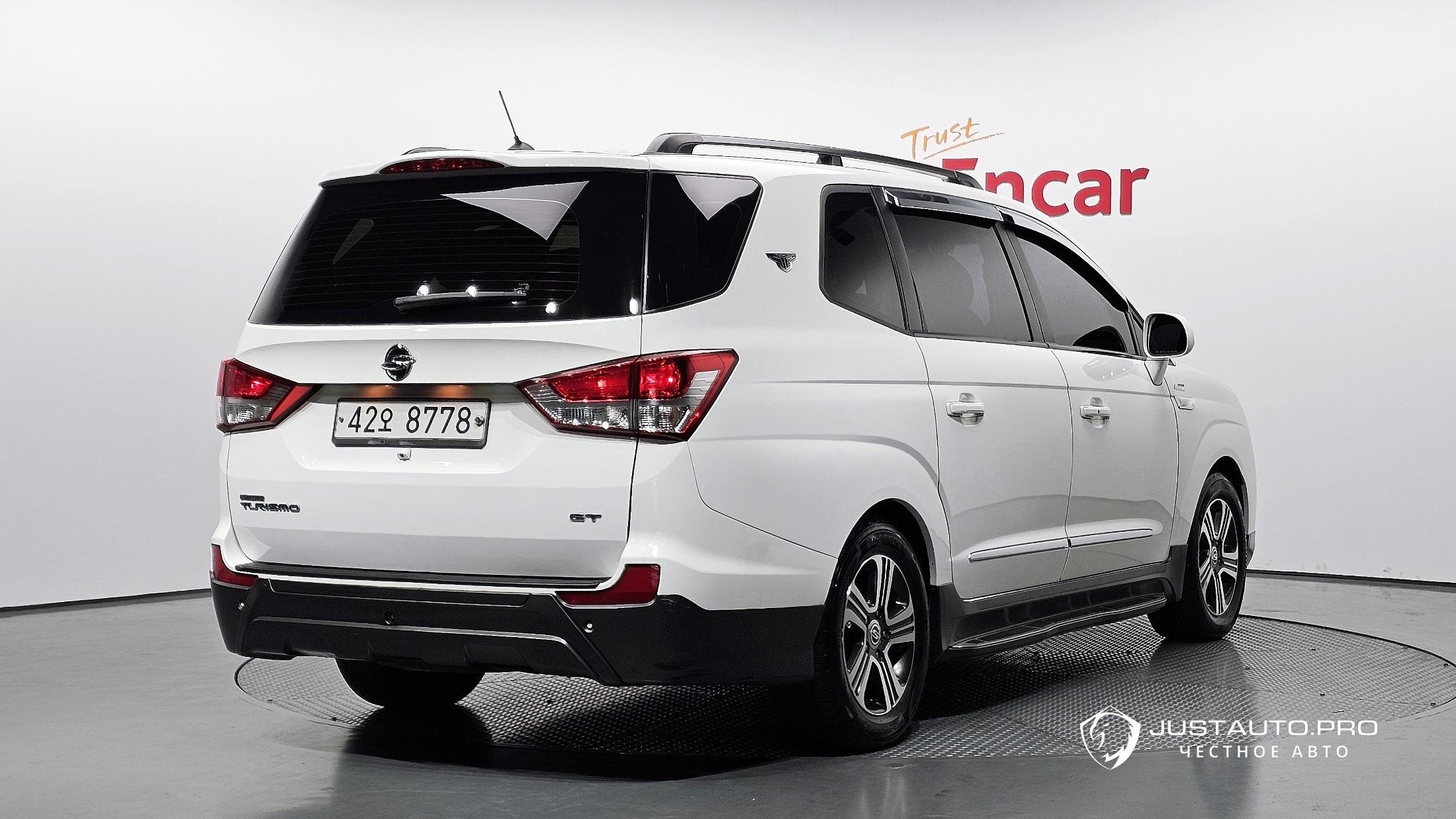 Автомобиль KG_Mobility_Ssangyong KORANDO
