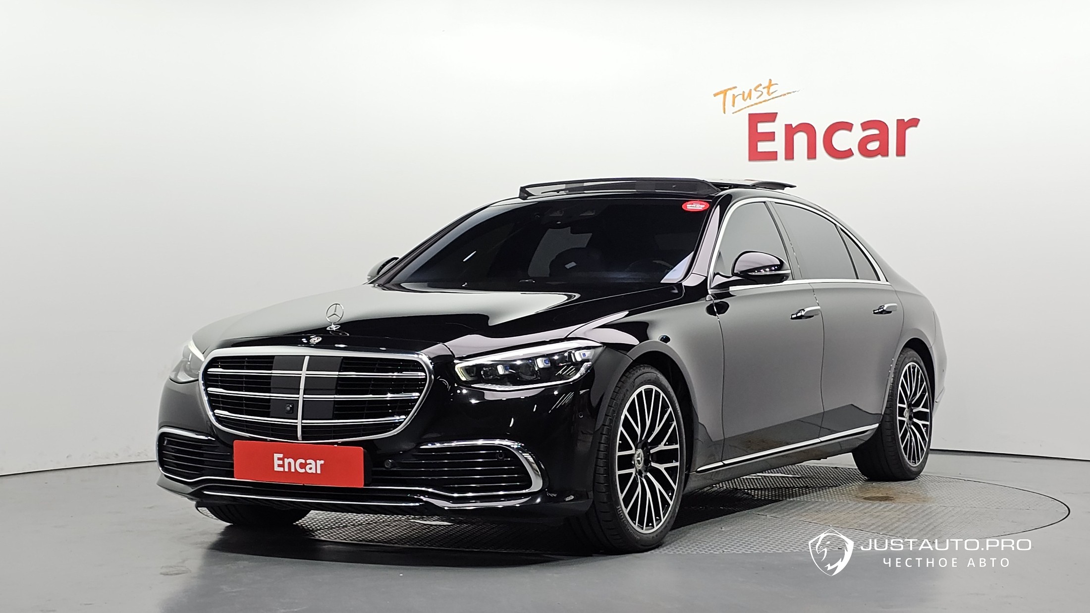 Автомобиль Mercedes-Benz S-Class