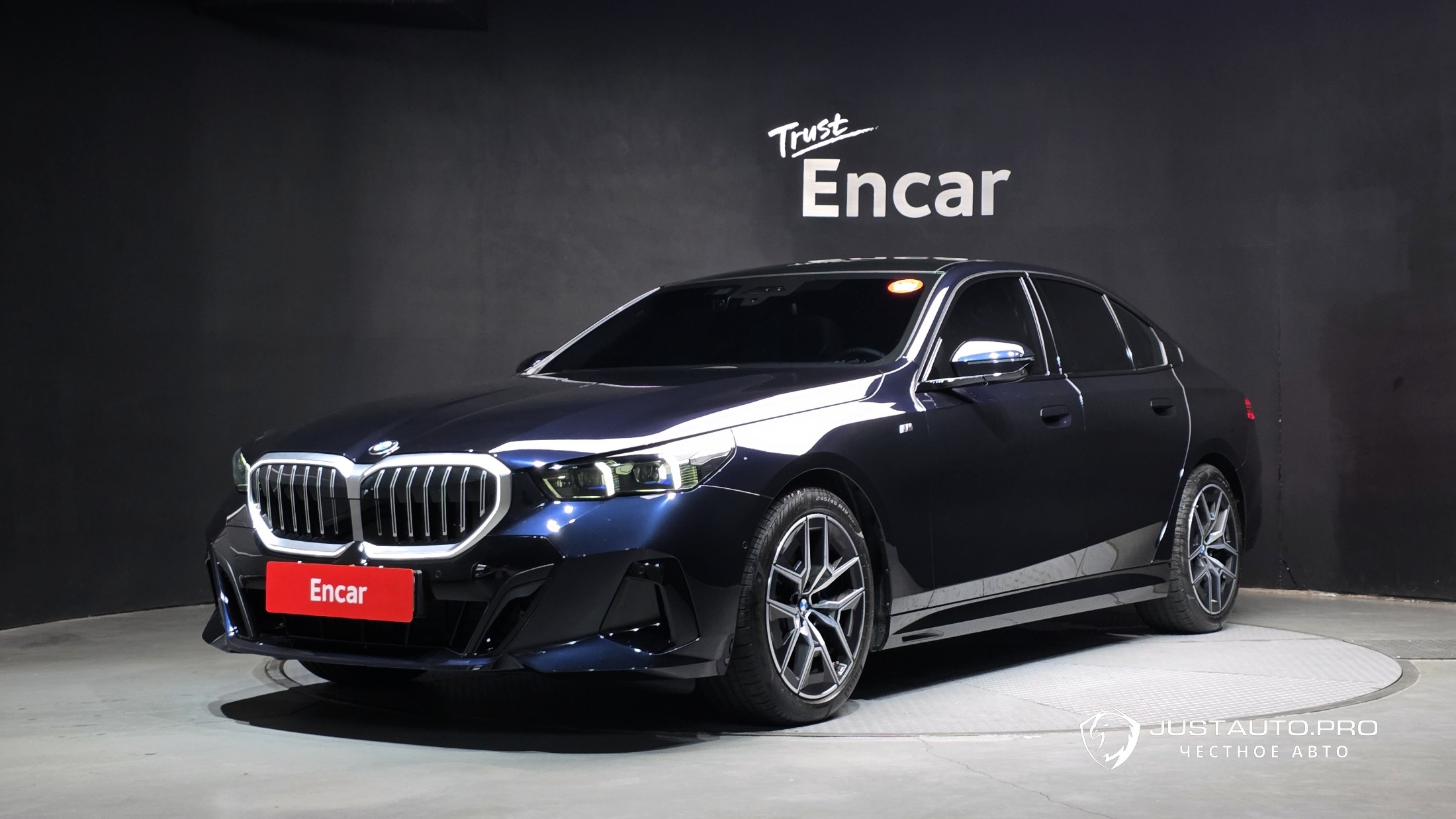 Автомобиль BMW 5-Series