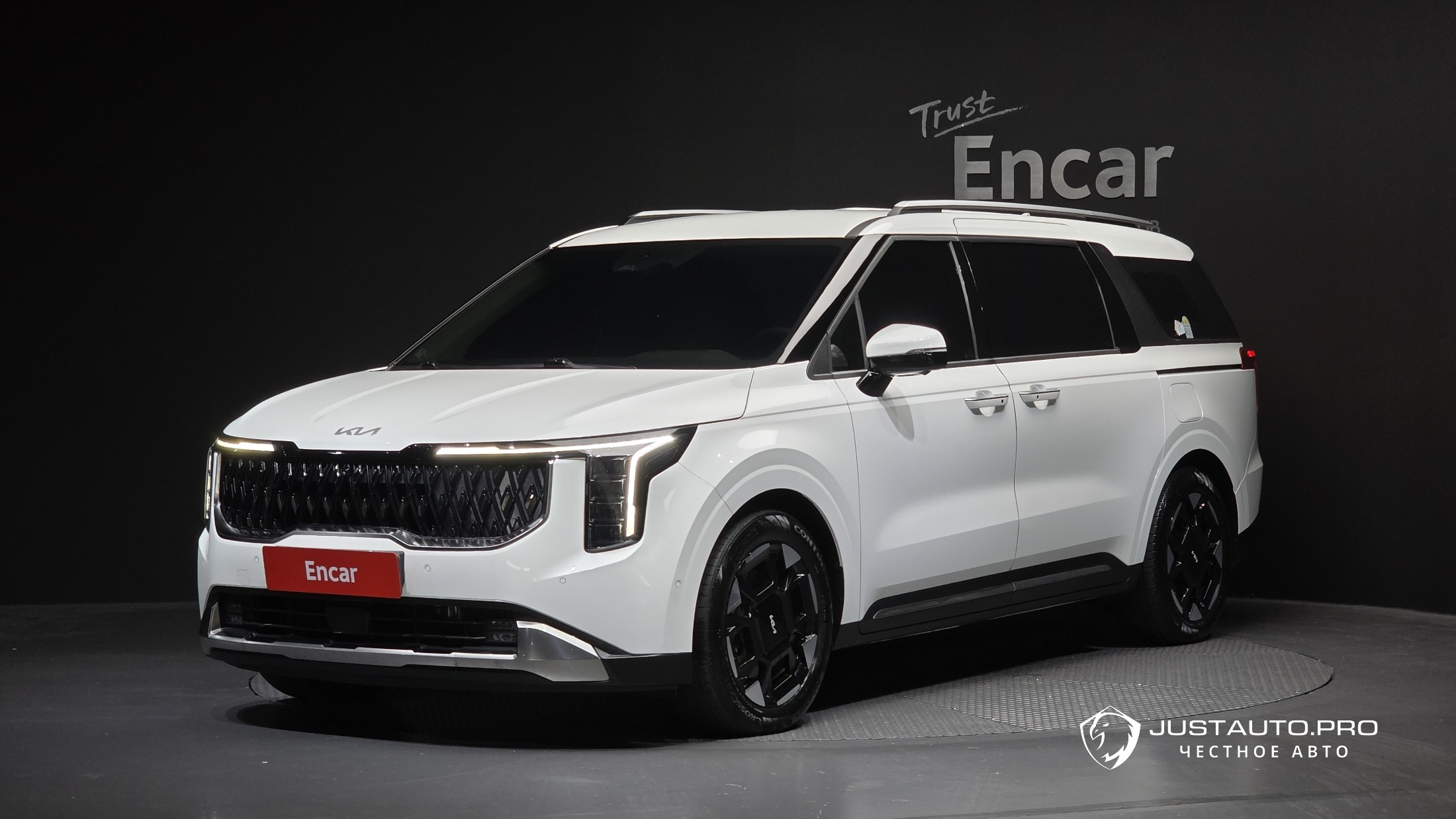 Автомобиль Kia Canival