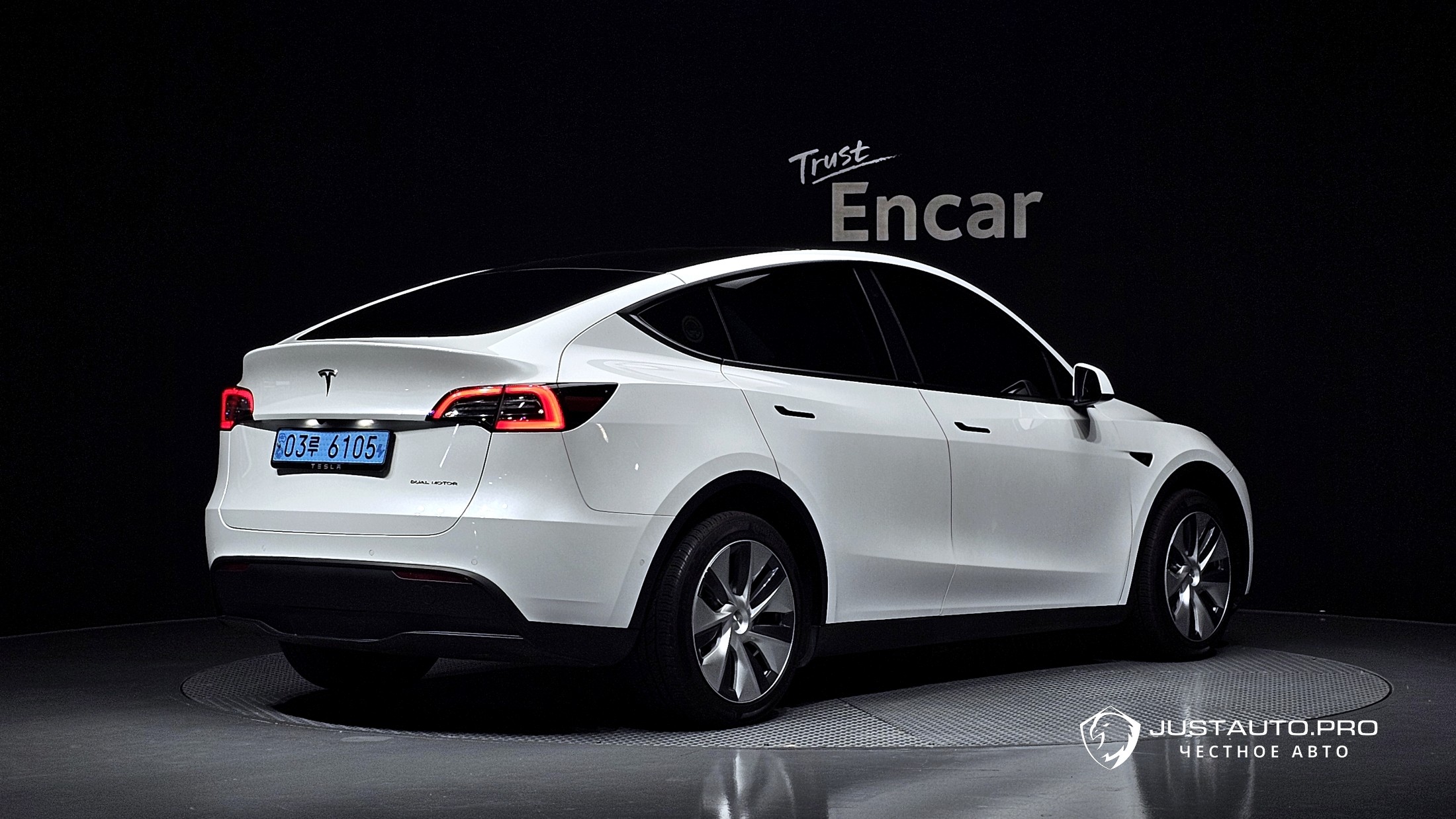 Автомобиль Tesla Model Y
