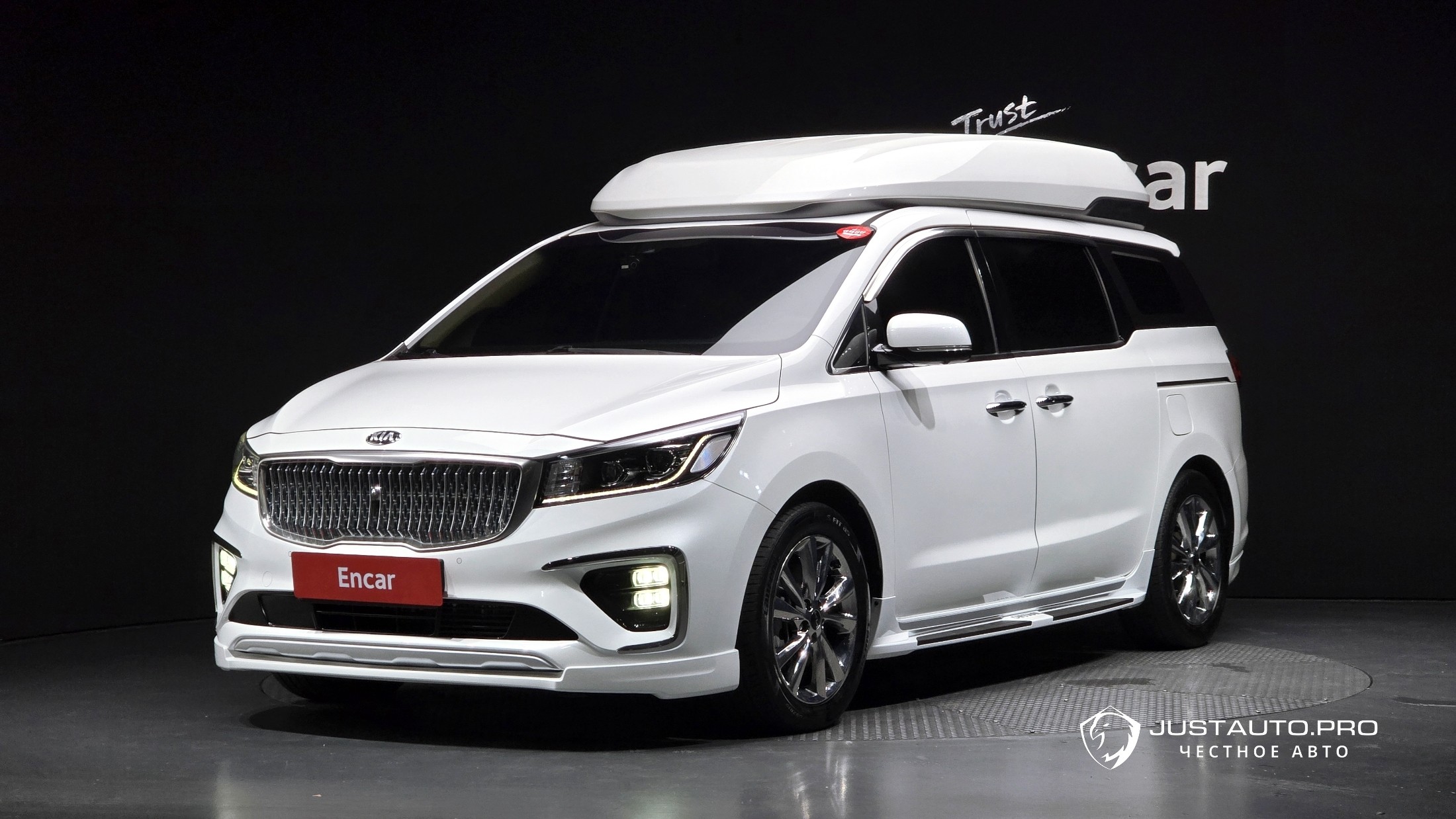 Автомобиль Kia Canival