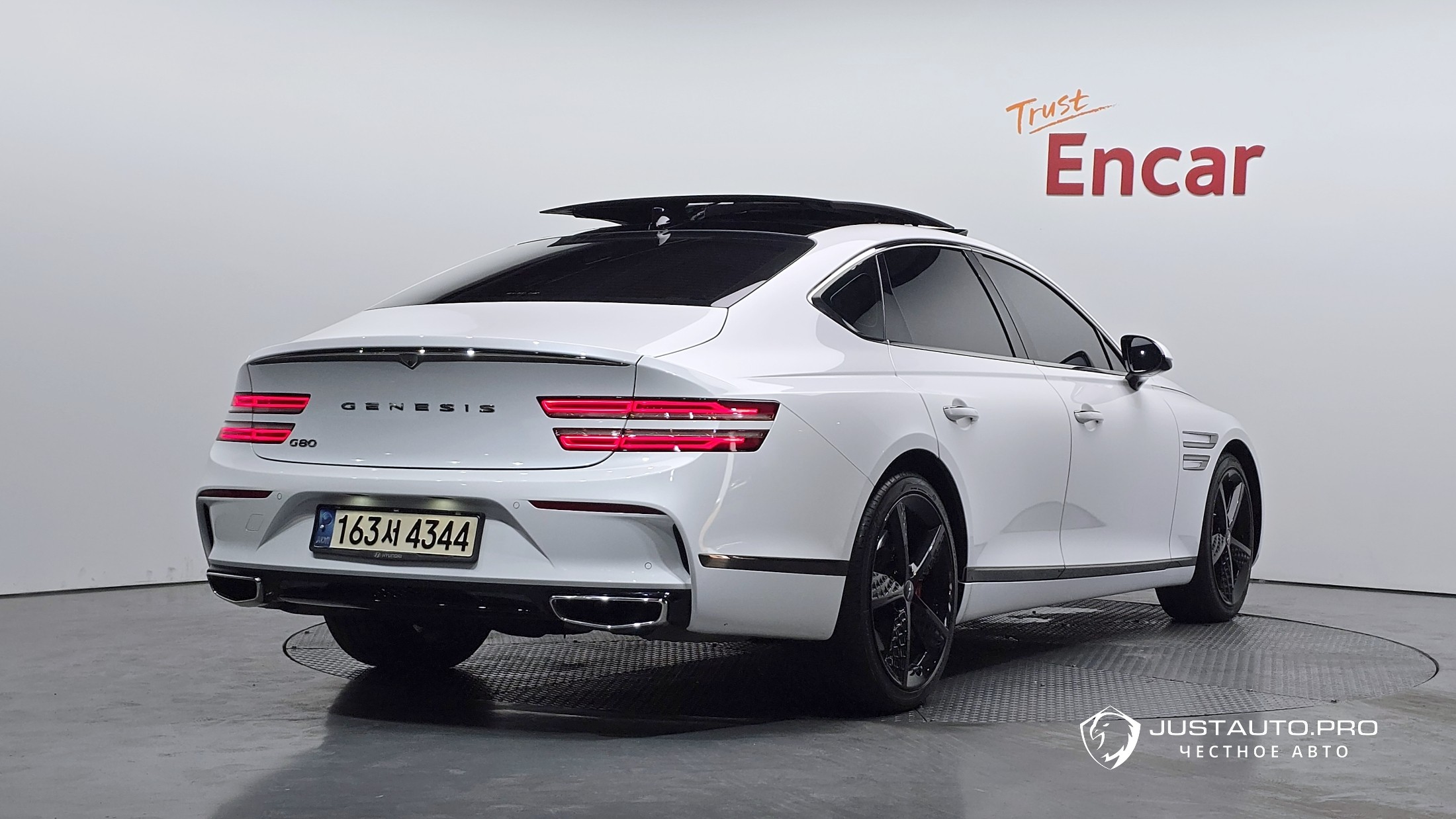 Автомобиль Genesis G80