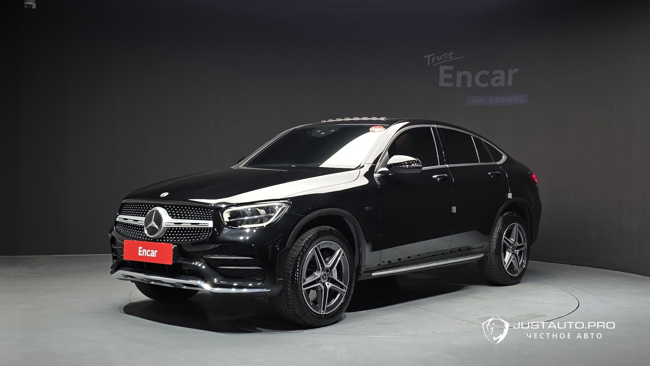 Автомобиль Mercedes-Benz GLC-Class