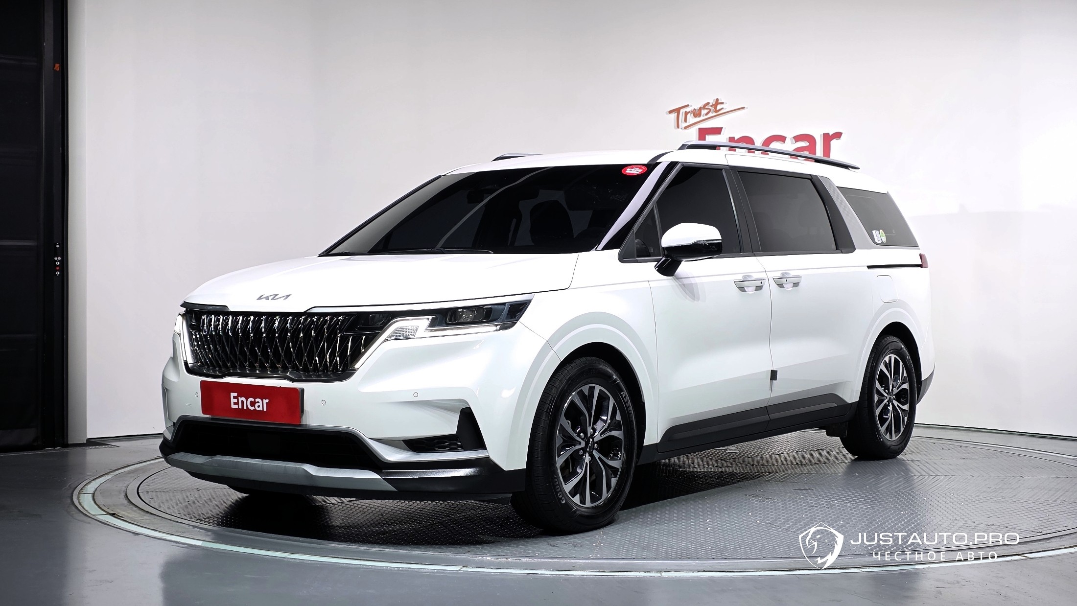 Автомобиль Kia Canival