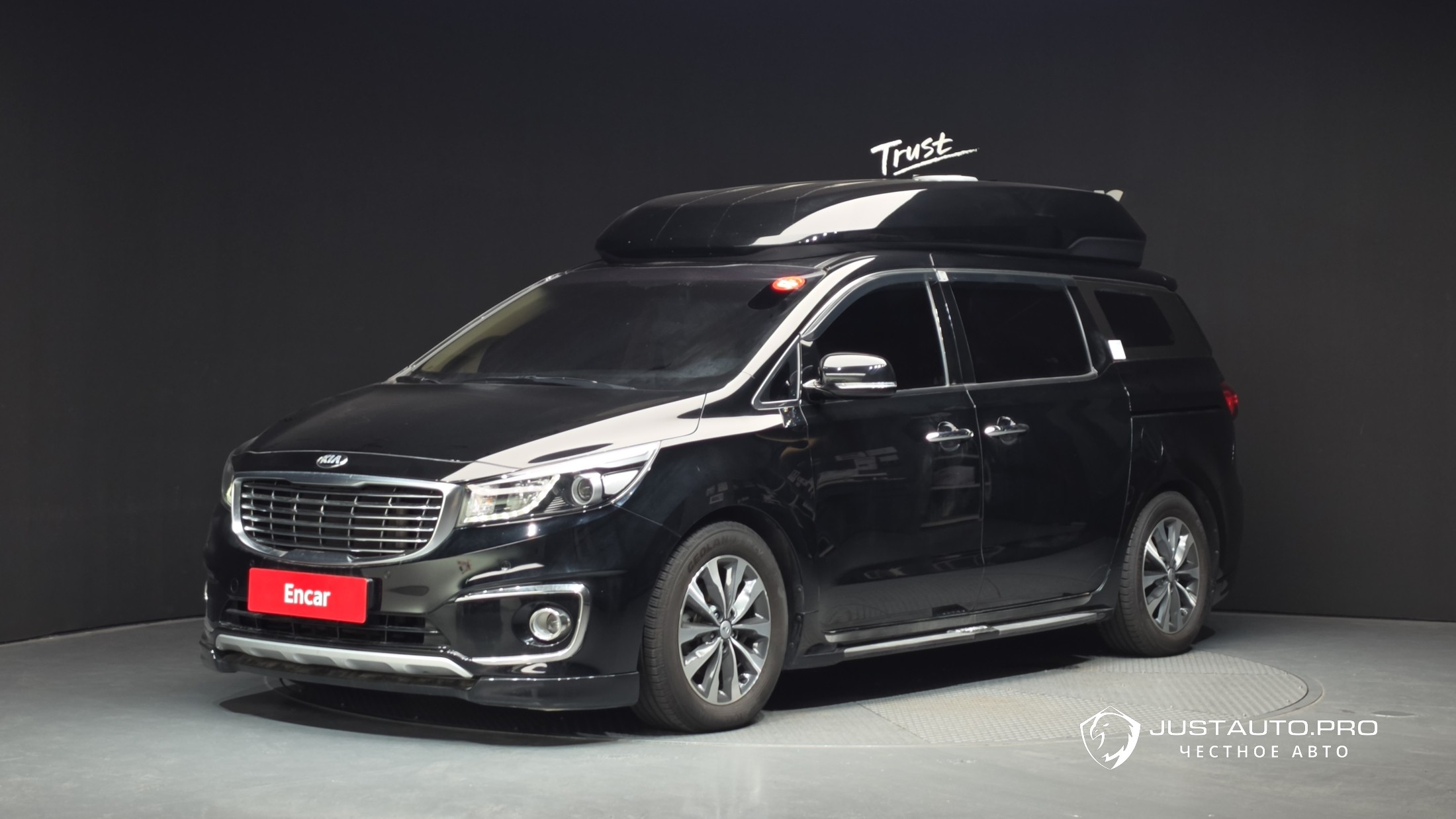 Автомобиль Kia Canival