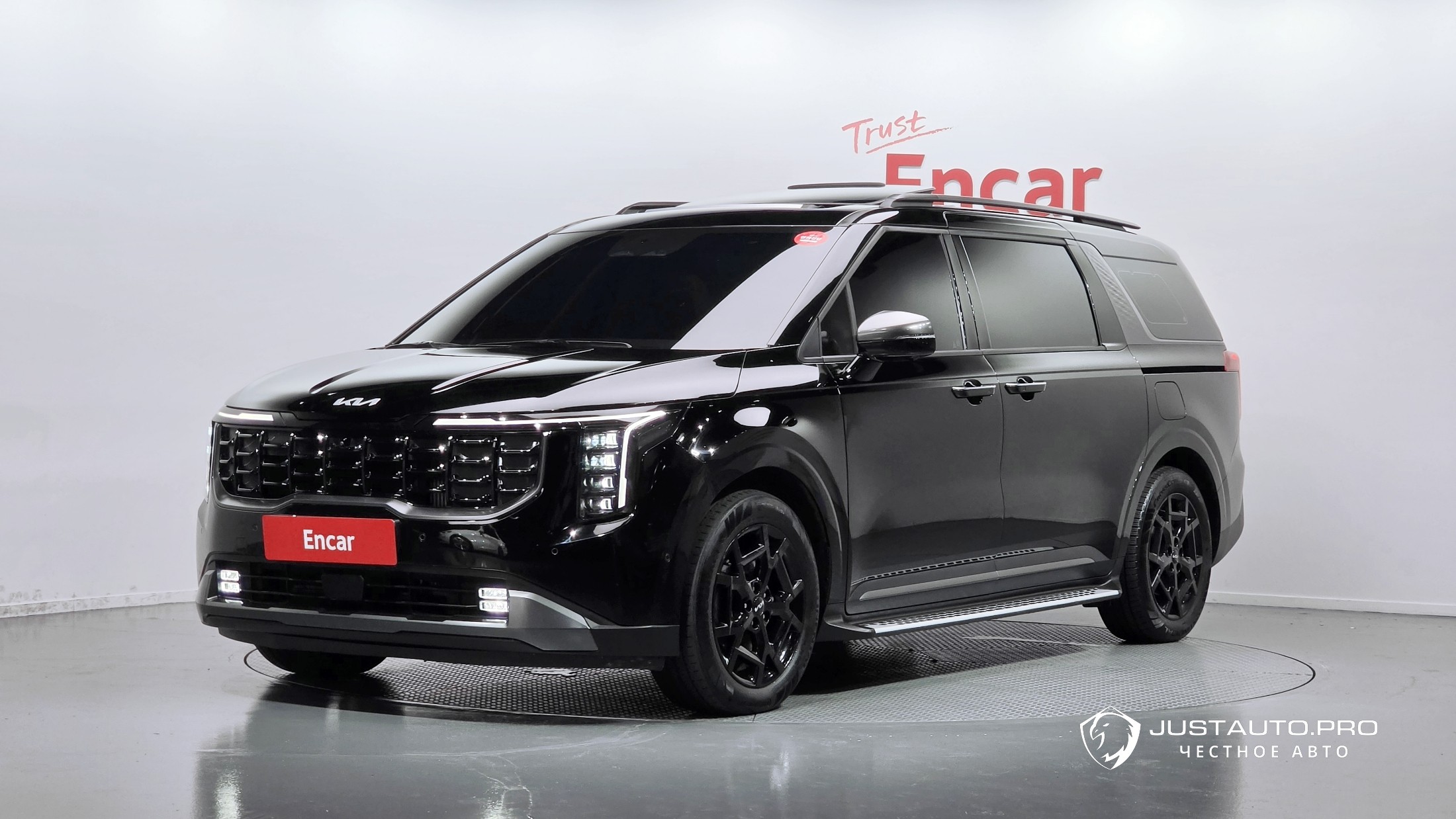 Автомобиль Kia Canival