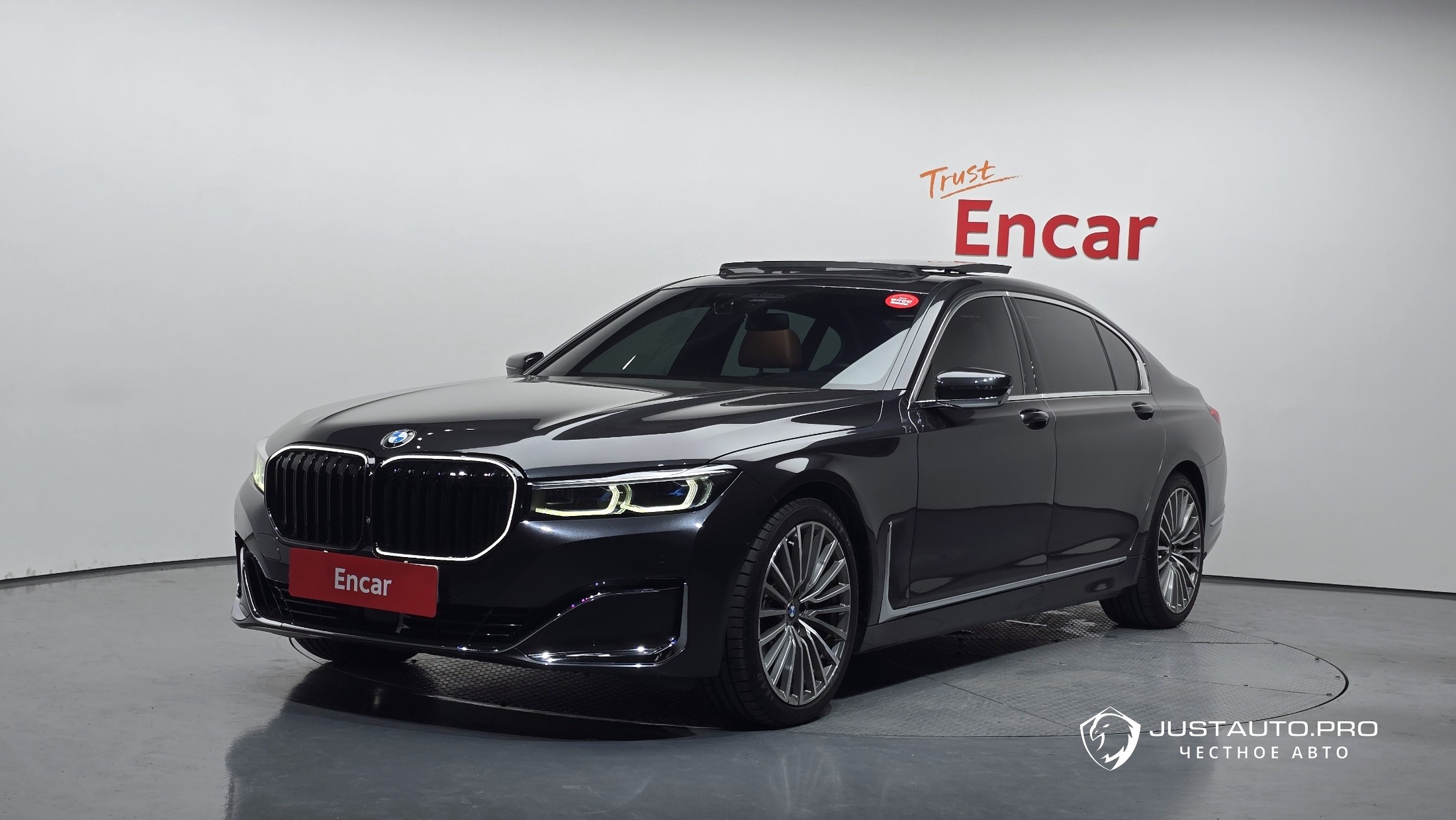 Автомобиль BMW 7-Series