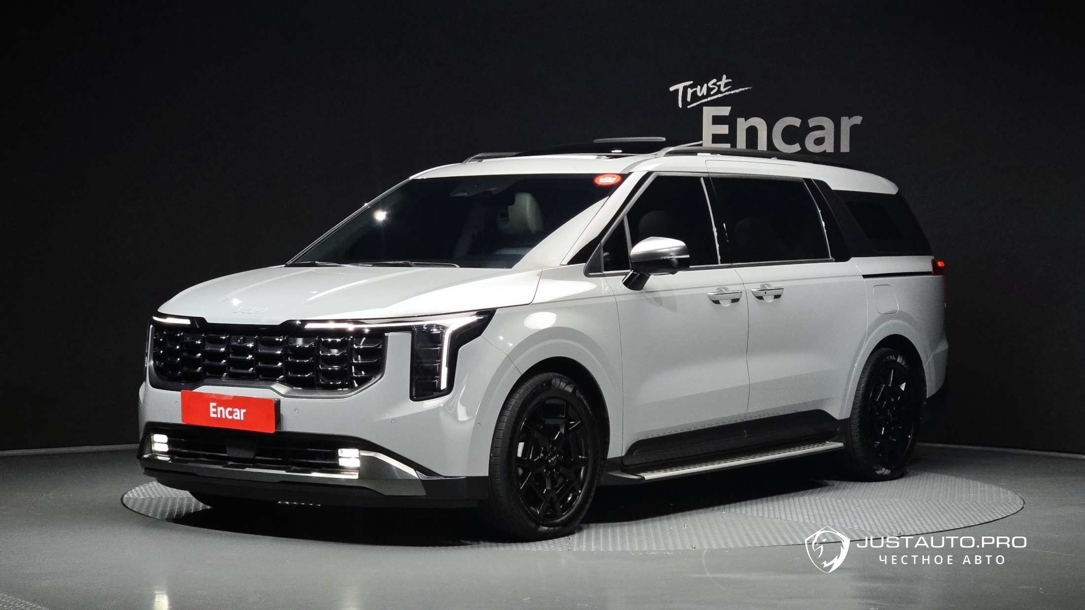 Автомобиль Kia Canival