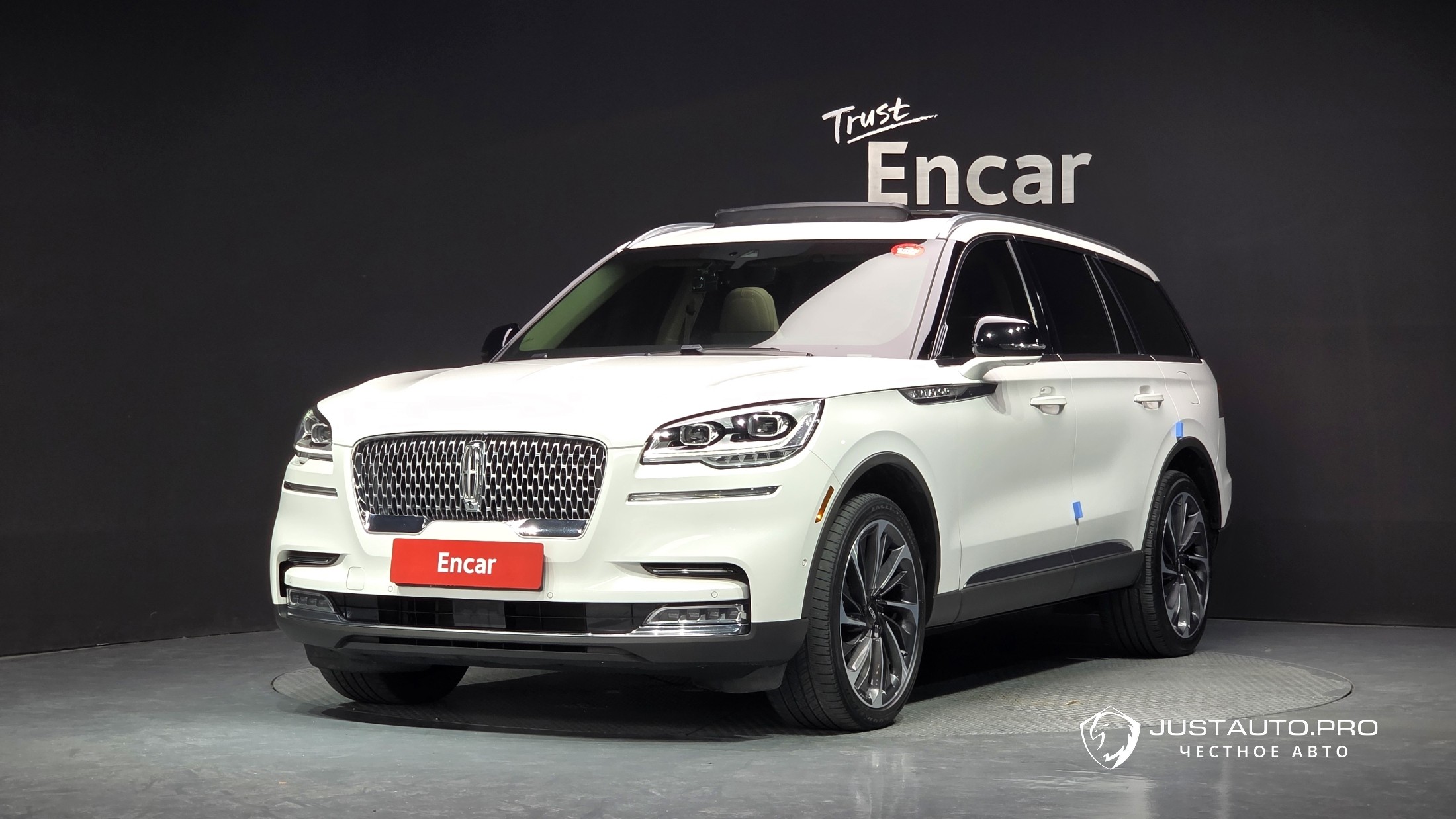 Автомобиль Lincoln Aviator