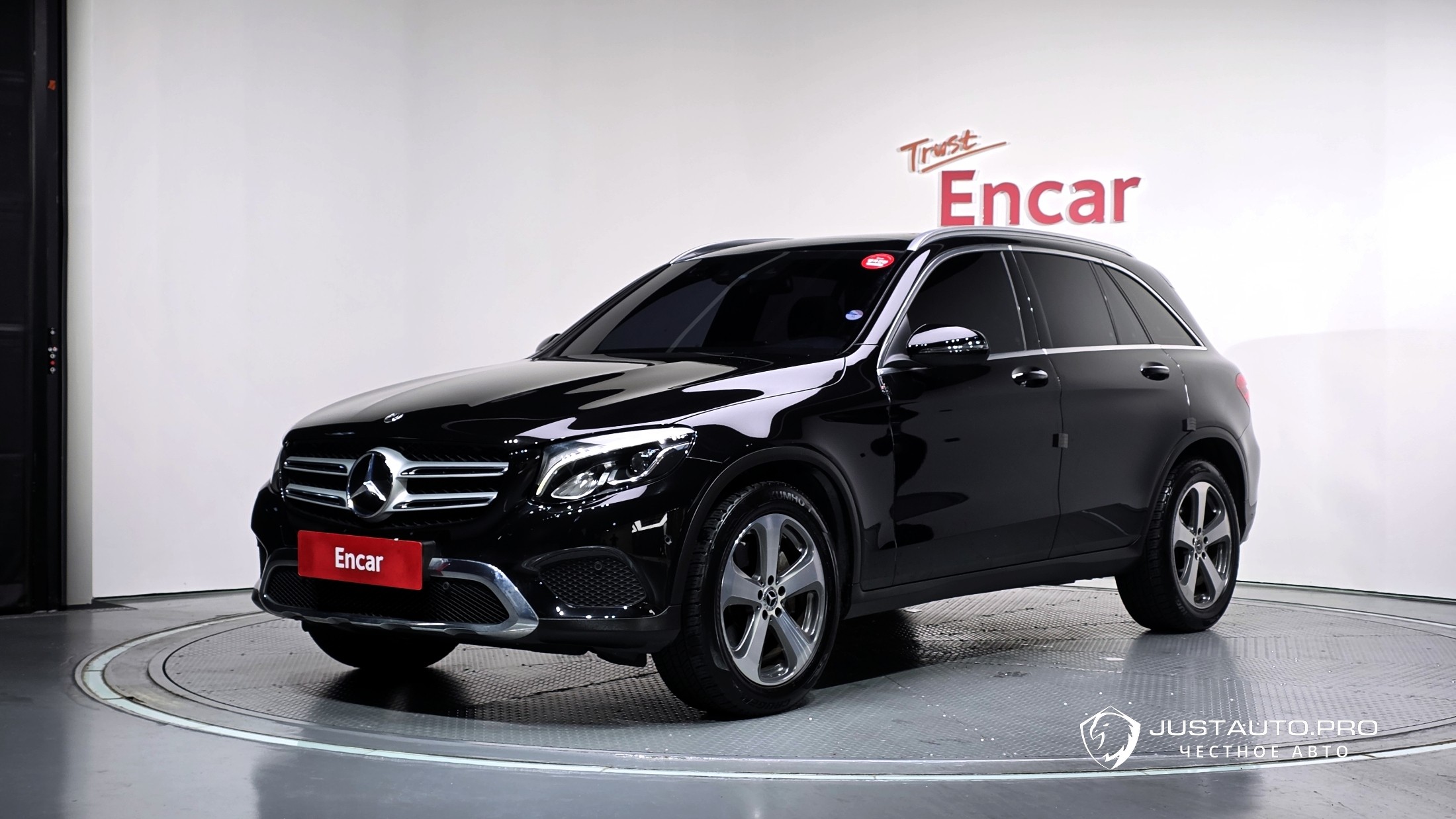 Автомобиль Mercedes-Benz GLC-Class
