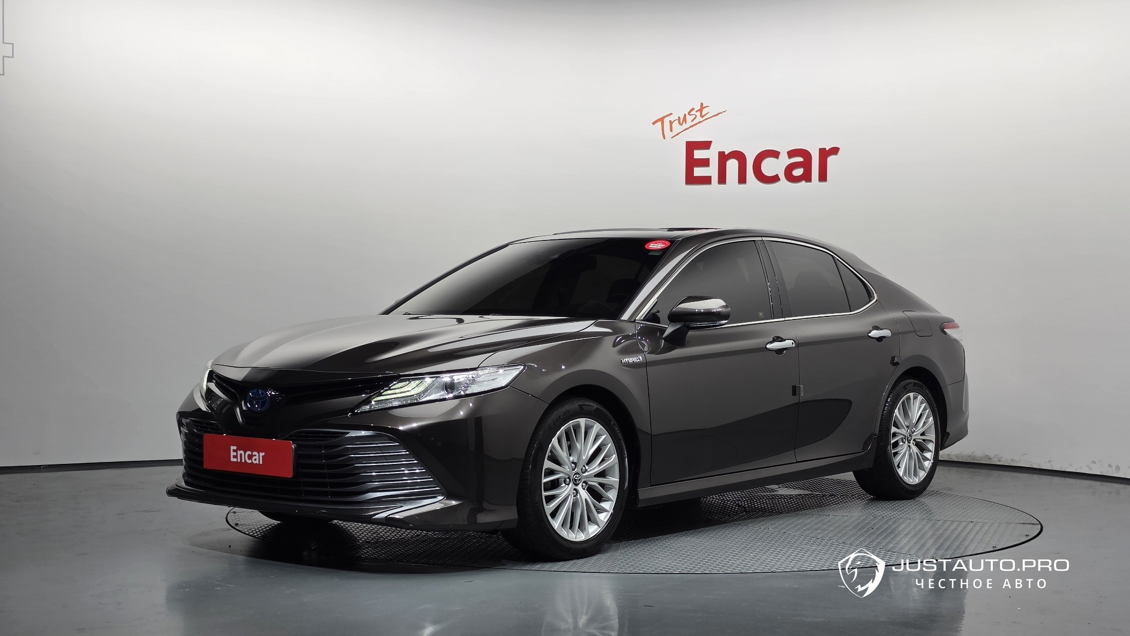 Автомобиль Toyota Camry