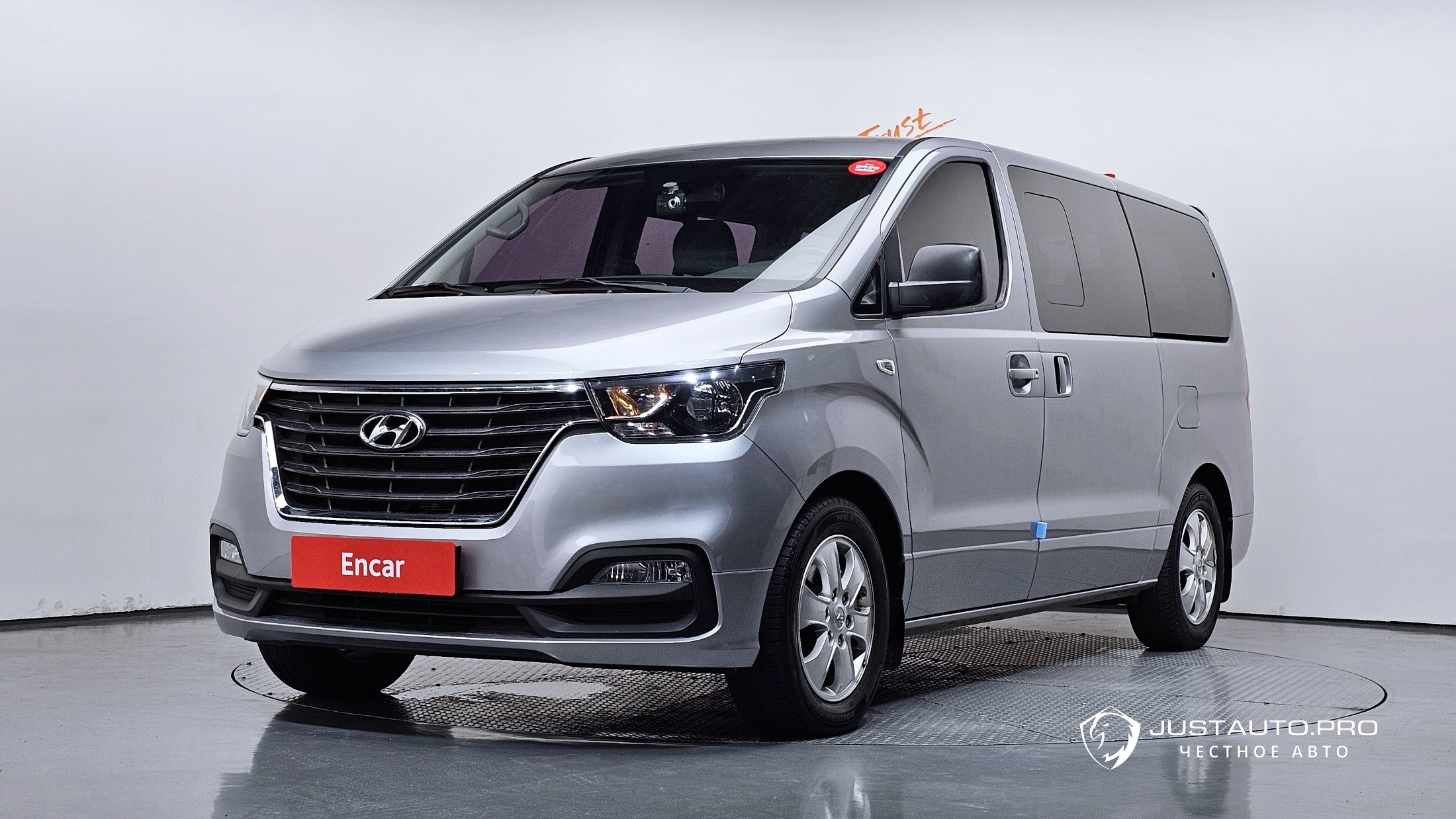 Автомобиль Hyundai Starex