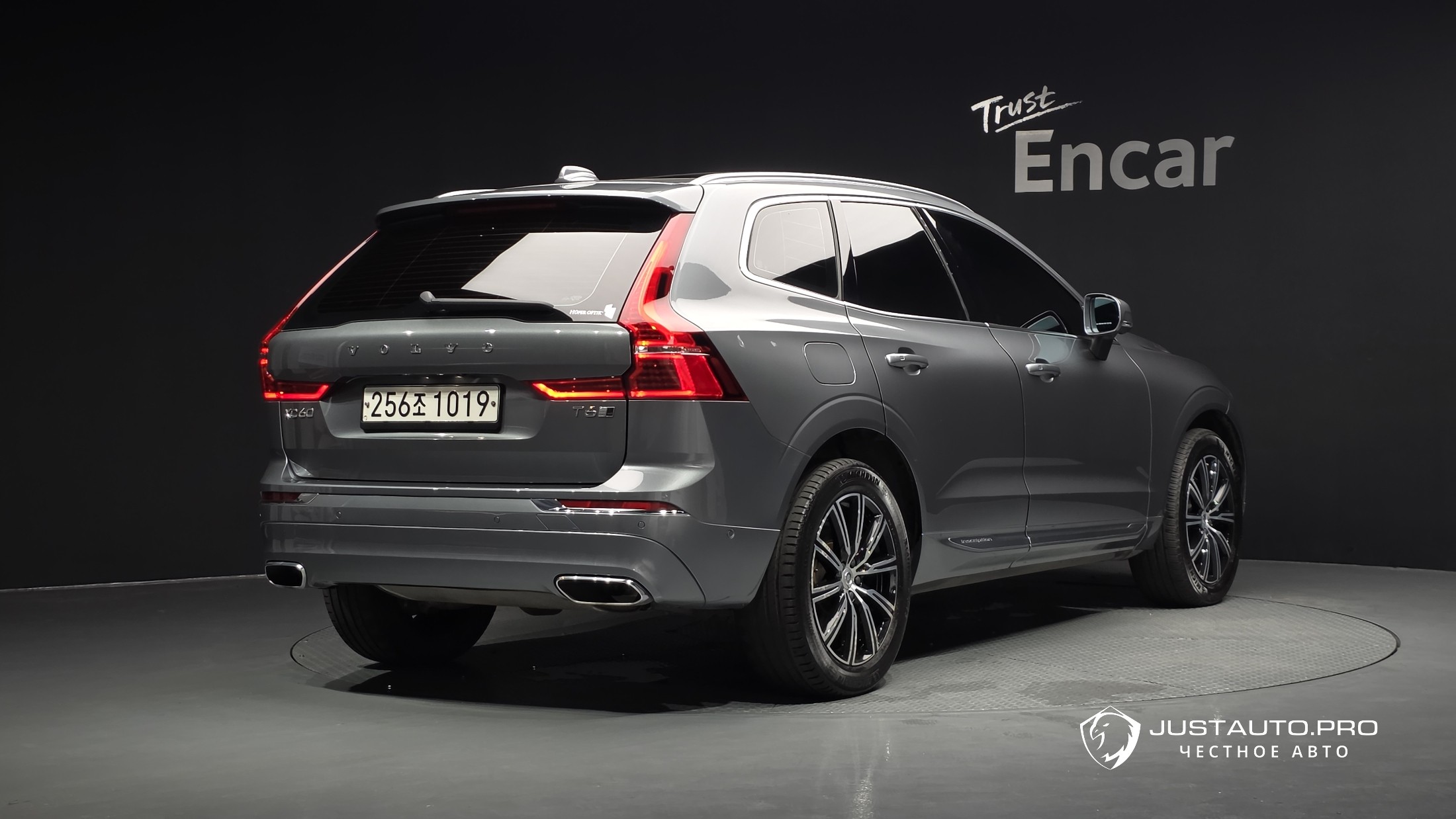Автомобиль Volvo XC60
