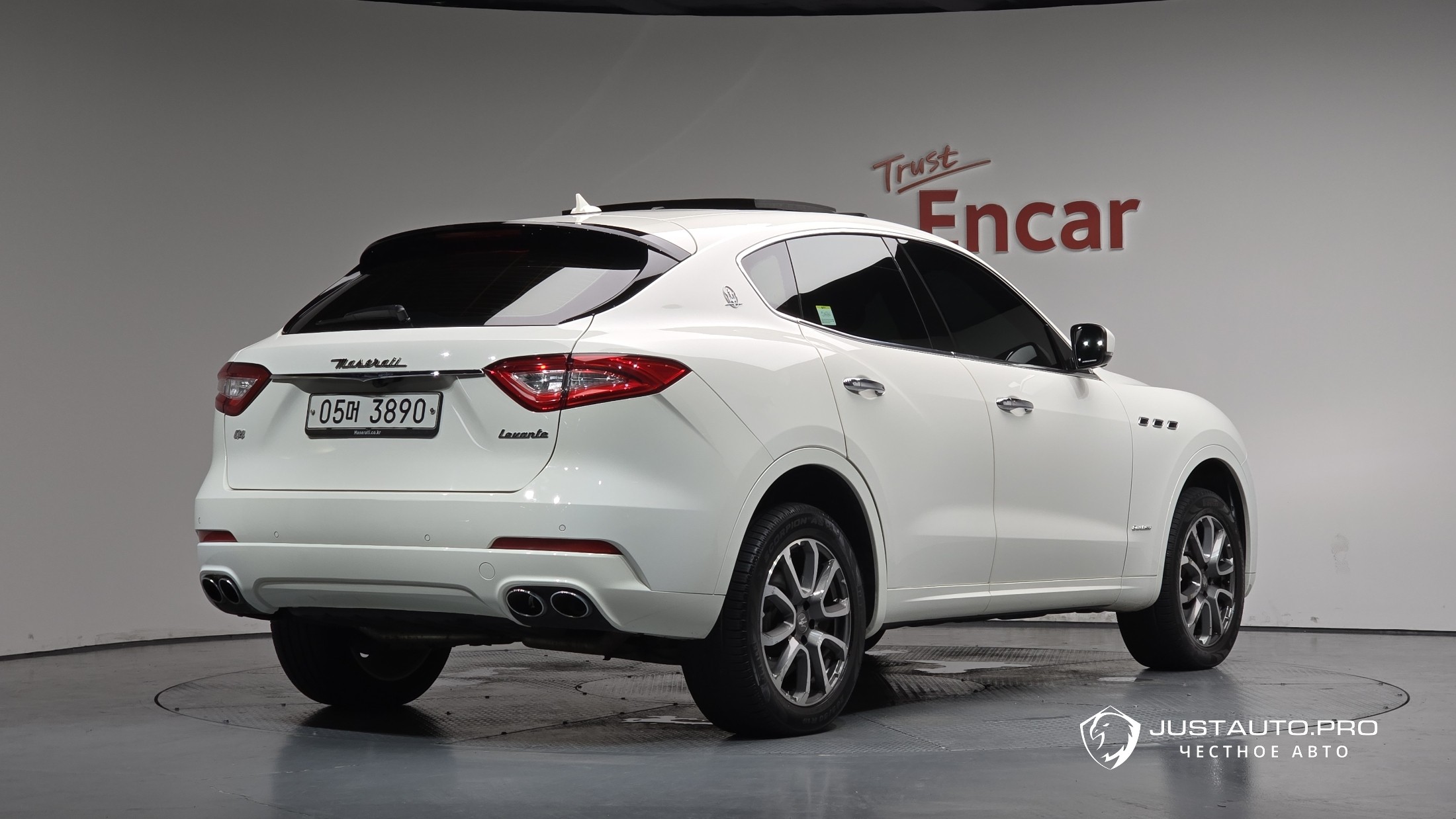 Автомобиль Maserati Levante