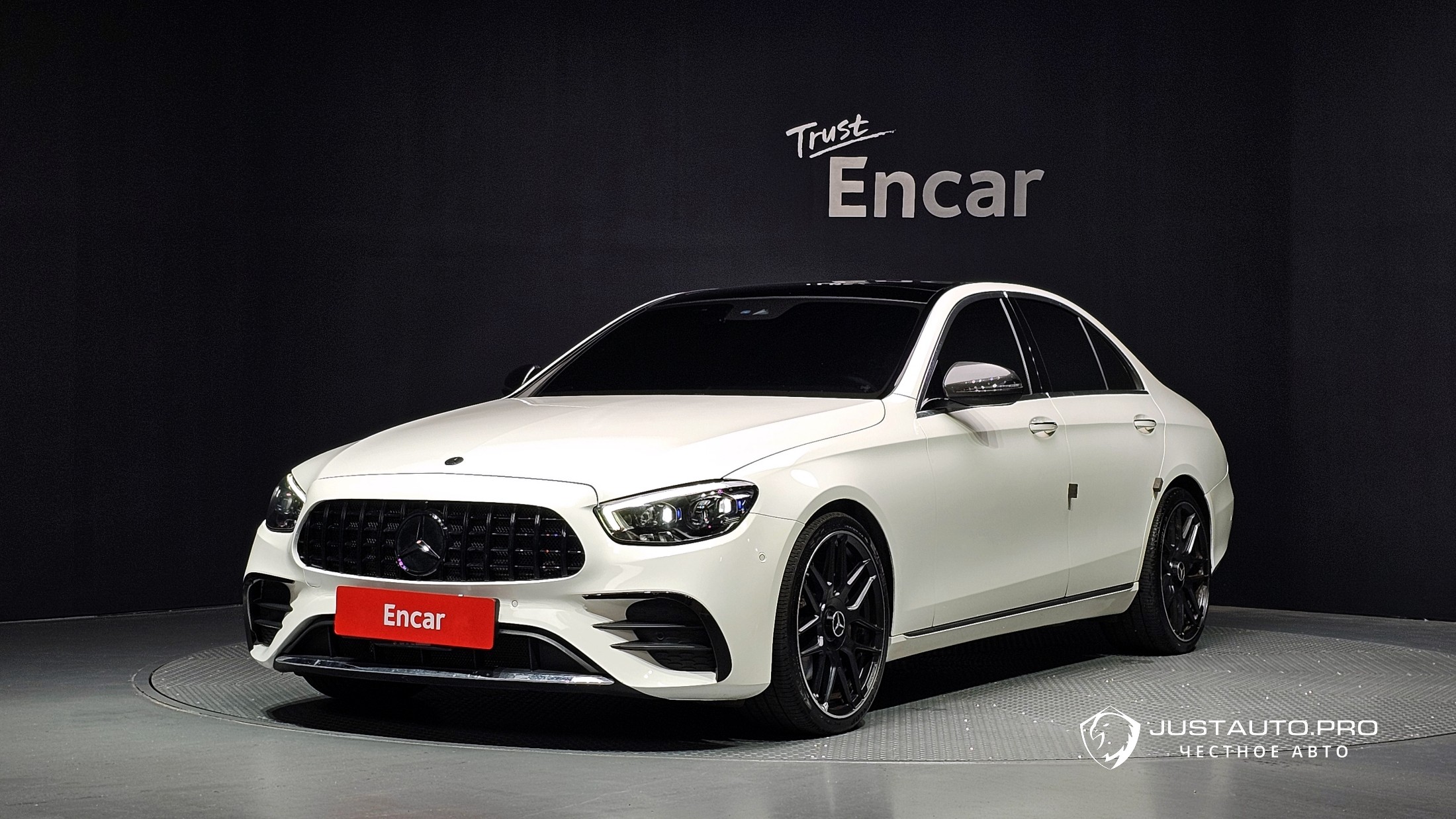 Автомобиль Mercedes-Benz E-Class