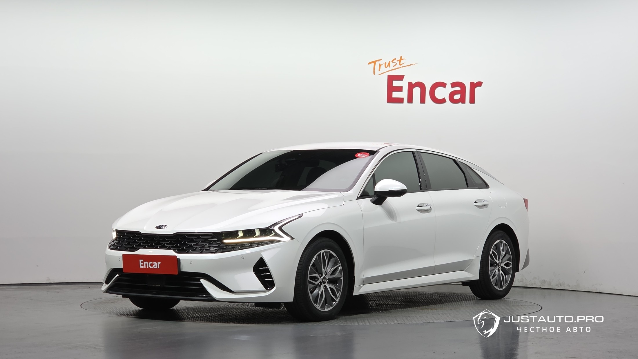 Автомобиль Kia K5