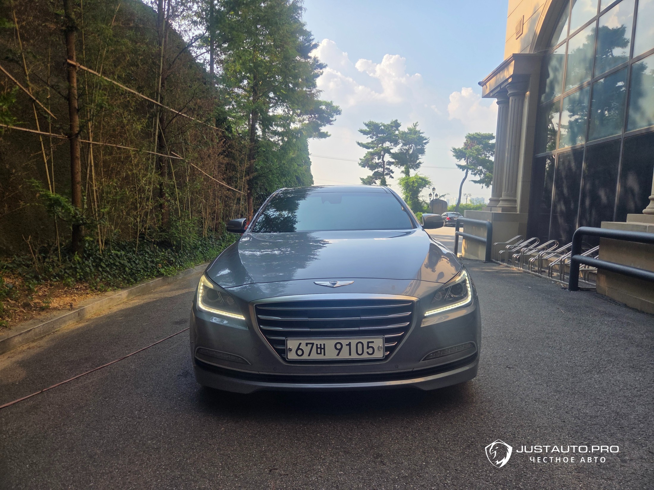 Автомобиль Hyundai Genesis
