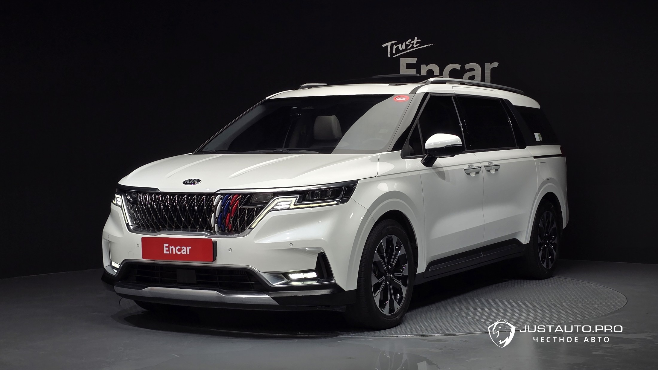 Автомобиль Kia Canival