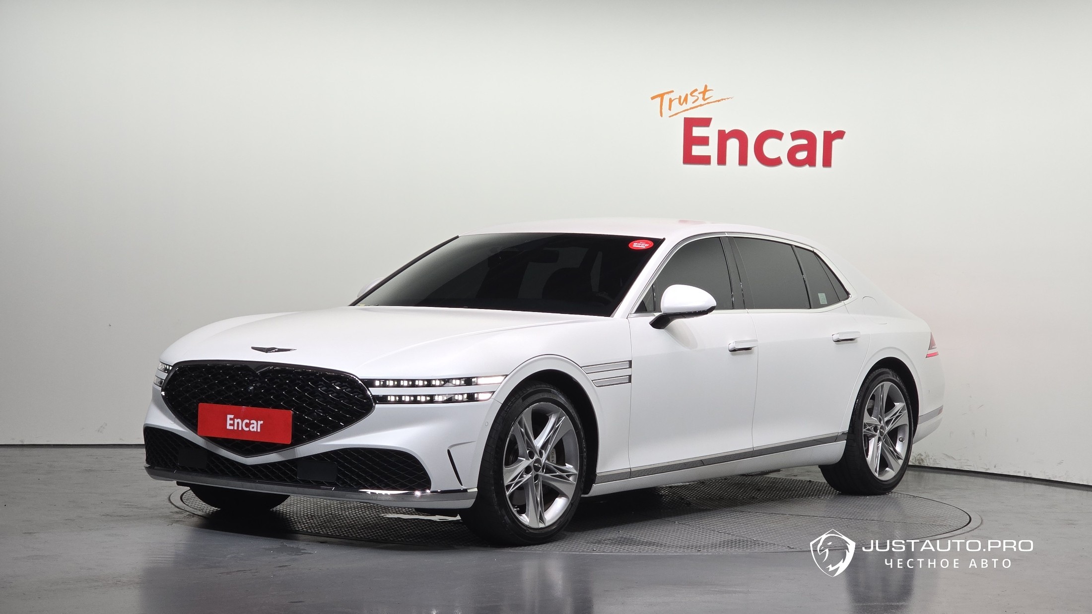 Автомобиль Genesis G90