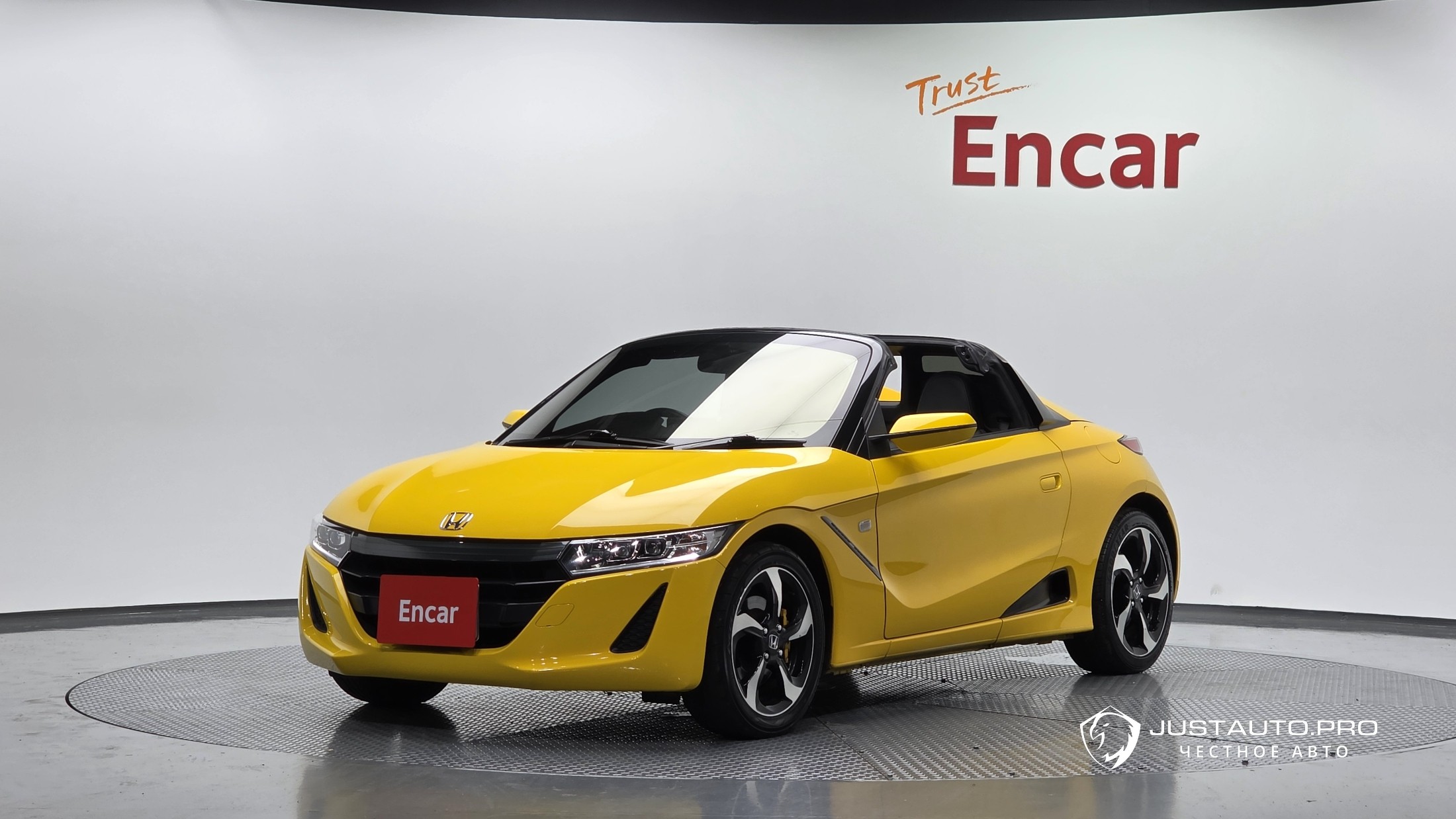 Автомобиль Honda S660