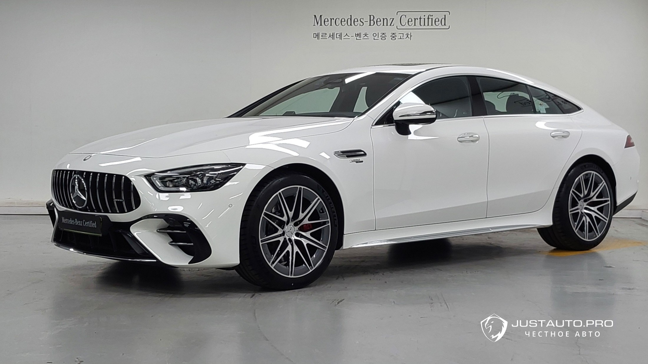 Автомобиль Mercedes-Benz AMG GT
