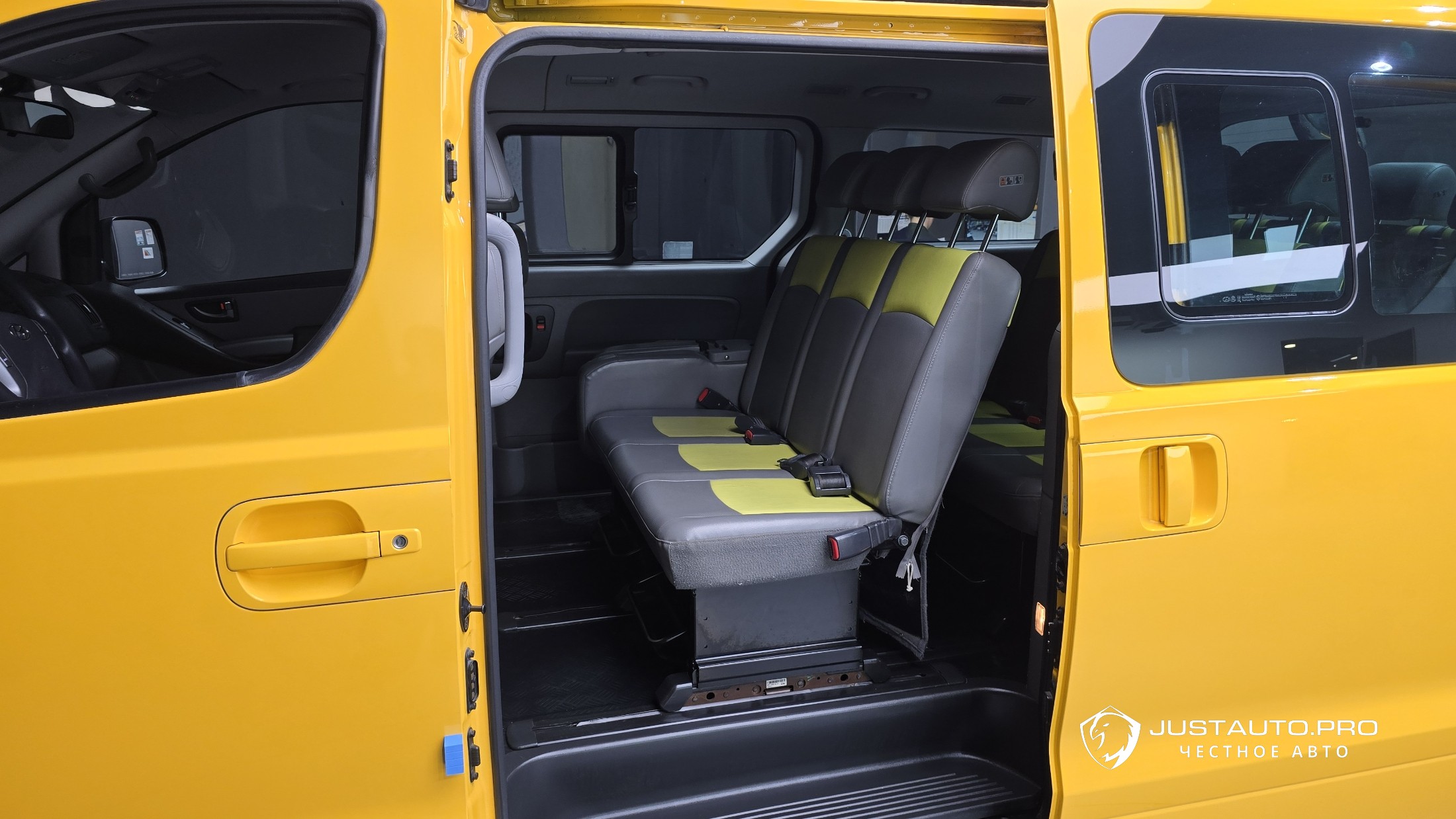 Автомобиль Hyundai Starex