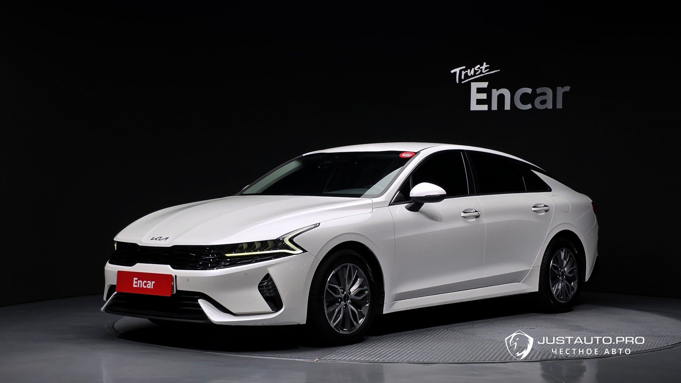 Автомобиль Kia K5