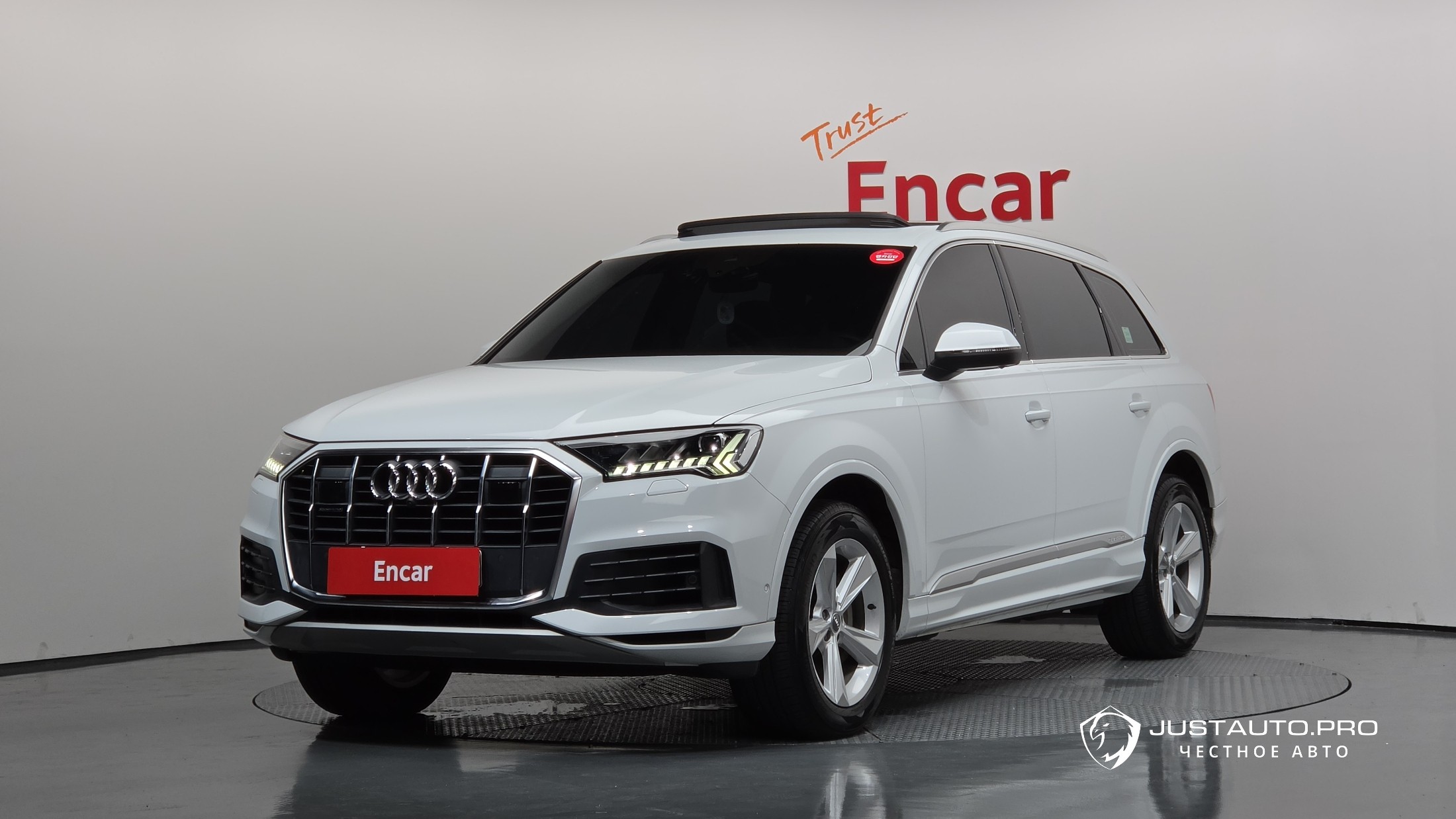 Автомобиль Audi Q7