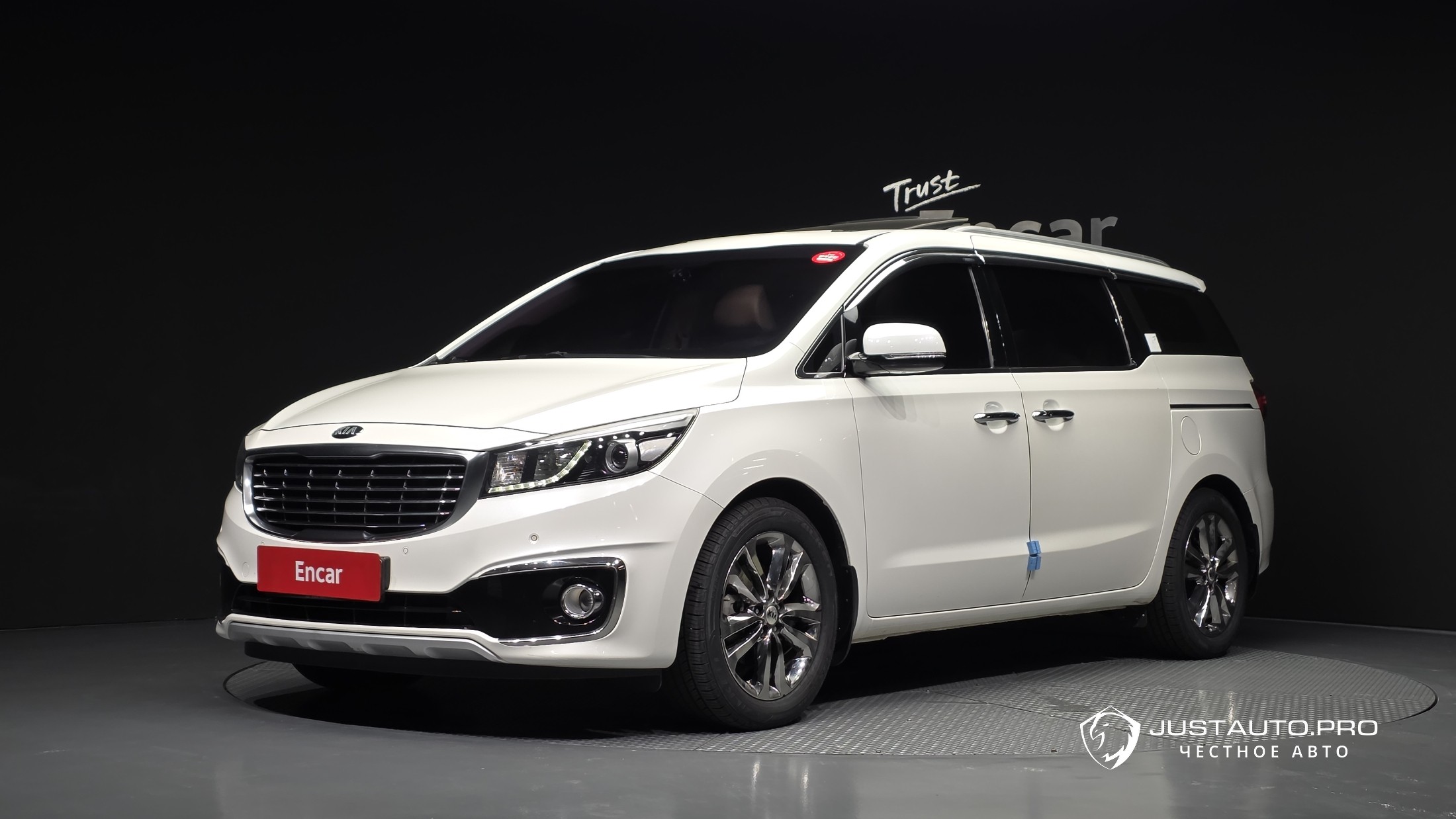 Автомобиль Kia Canival